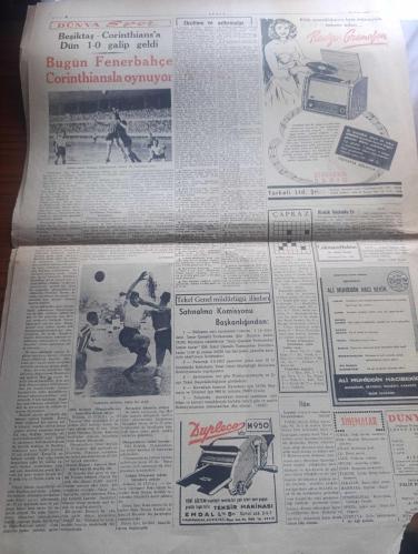 Dünya Gazetesi - Turkish Newspaper - 23 Nisan 1952 - 32. Yıldönümü yazan Falih Rıfkı Atay Başmakale - 23 Nisan çizen M. Çömez - Atatürk çocuklarım ben sizlerle yaşamaya devam ediyorum - 23 Nisan Milli egemenlik ve çocuk Bayramı dün saat 12'den itibaren Başlamış bulunmaktadır - çocuk esirgeme kurumu tarafından çocuk bayramı münasebetiyle Taksim belediye gazinosunda saat 15'ten 19'a kadar bir çocuk çayı tertip edilmiştir - 23 Nisan bayramınız münasebetiyle bugün milli eğitim müdürü  Muhittin Akdik İstanbul radyosunda saat 16.00'da bir konuşma yapacaktır - İstanbul radyosu 23 Nisan Bayramı dolayısıyla hususi bir program hazırlamıştır - yapılacak olan törenlerde 23 Nisan çocuk Bayramı münasebetiyle konuşmalar yapılacak şiirler okunacaktır - güzel ses müsabakasında davetler arasında bulunan Hamiyet Yüceses güzel sesiyle şarkı okurken fotoğraf - Balzac'ın hasretle başlayan aşkı çeviren Leyla Yazıcıoğlu - Beşiktaş Corinthians'a dün 1-0 Galip geldi Fotoğrafı - 23 Nisan 1920