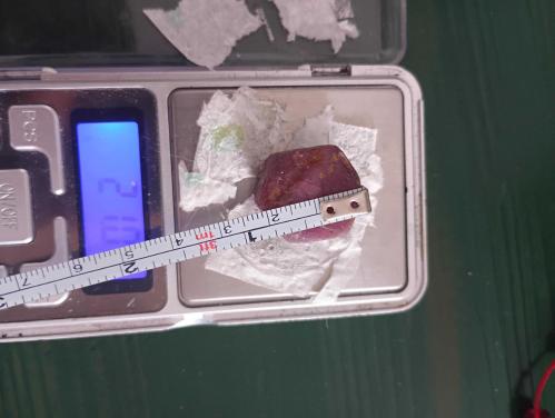 Yakut Altıgen Üçgen Kabartmalı Orjinal