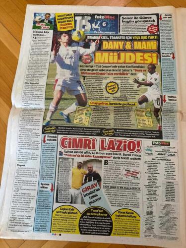 FOTOMAÇ GAZETESİ - 21 MAYIS 2012 - F.BAHÇE DZEKO'NUN PEŞİNDE - EDIN DZEKO - FENERBAHÇELİLER YİNE ONU SEÇTİ: BU SEVDA BİTMEYECEK - AZİZ YILDIRIM 10. KEZ FENERBAHÇE KULÜBÜ BAŞKANLIĞI'NA SEÇİLDİ - SOK! ALİ KOÇ YOK - ÖZAYDINLI DA BIRAKTI - MURAT ÖZAYDINLI - CİMBOM'DAN ÇILGIN LİSTE - FATİH TERİM - ÜNAL AYSAL - KAKA - BERBATOV - NILMAR - HAMİT ALTINTOP - NURİ ŞAHİN - UMUT BULUT - SALOMON KALOU - DIRK KUYT - LUKAKU - GILARDINO - JI-SUNG PARK - GROSICKI - LASSANA DIARRA - EMMANUEL EBOUE - HAYVUTÇU GİTTİ RANGNICK GELİR TI - TAYFUR HAVUTÇU - LIPPI - BENITEZ - ZICO - REHAGEL - RALF RANGNICK - SAMET AYBABA - MEHMET ÖZDİLEK - SONER İMZALARIYOR - SONER AYDOĞDU - TRABZON'A SÜRPRİZ JEST - NEVZAT ŞAKAR - İBRAHİM KIZIL - MUHAMMET DEMİR - DROGBA BAŞKA BAHARA - DIDIER DROGBA - CEKETİNİ KOYDU YİNE KAZANDI - ABDULLAH KIĞILI - NİHAT ÖZDEMİR - MİTHAT YENİGÜN - ŞEKİP MOSTUROĞLU - İLHAN EKŞİOĞLU - ALAEDDİN ALİ YILDIRIM - ÖMER TEMELLİ - HÜSEYİN E. TOPBAŞ - SEMİH ÖZSOY - TALAT YILMAZ - ENDER ALKAYA