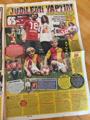 FOTOMAÇ GAZETESİ - 21 MAYIS 2012 - F.BAHÇE DZEKO'NUN PEŞİNDE - EDIN DZEKO - FENERBAHÇELİLER YİNE ONU SEÇTİ: BU SEVDA BİTMEYECEK - AZİZ YILDIRIM 10. KEZ FENERBAHÇE KULÜBÜ BAŞKANLIĞI'NA SEÇİLDİ - SOK! ALİ KOÇ YOK - ÖZAYDINLI DA BIRAKTI - MURAT ÖZAYDINLI - CİMBOM'DAN ÇILGIN LİSTE - FATİH TERİM - ÜNAL AYSAL - KAKA - BERBATOV - NILMAR - HAMİT ALTINTOP - NURİ ŞAHİN - UMUT BULUT - SALOMON KALOU - DIRK KUYT - LUKAKU - GILARDINO - JI-SUNG PARK - GROSICKI - LASSANA DIARRA - EMMANUEL EBOUE - HAYVUTÇU GİTTİ RANGNICK GELİR TI - TAYFUR HAVUTÇU - LIPPI - BENITEZ - ZICO - REHAGEL - RALF RANGNICK - SAMET AYBABA - MEHMET ÖZDİLEK - SONER İMZALARIYOR - SONER AYDOĞDU - TRABZON'A SÜRPRİZ JEST - NEVZAT ŞAKAR - İBRAHİM KIZIL - MUHAMMET DEMİR - DROGBA BAŞKA BAHARA - DIDIER DROGBA - CEKETİNİ KOYDU YİNE KAZANDI - ABDULLAH KIĞILI - NİHAT ÖZDEMİR - MİTHAT YENİGÜN - ŞEKİP MOSTUROĞLU - İLHAN EKŞİOĞLU - ALAEDDİN ALİ YILDIRIM - ÖMER TEMELLİ - HÜSEYİN E. TOPBAŞ - SEMİH ÖZSOY - TALAT YILMAZ - ENDER ALKAYA