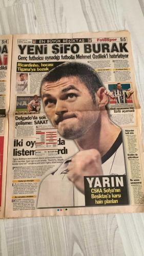 FOTOSPOR SPOR GAZETESİ - TURKISH NEWSPAPER - DOĞUM GÜNÜ HEDİYESİ  - EKSİKSİZ TAM TAKIM GAZETE -   26 EYLÜL 2006 SALI  AZİZ YILDIRIM – ZICO – ALEX DE SOUZA – MATEJA KEZMAN – RÜŞTÜ REÇBER – SERKAN BALCI – ÖNDER TURACI – EDU – DEIVID DE SOUZA – TUNCAY ŞANLI – APPİAH – TÜMER METİN – HAKAN ŞÜKÜR – ARDA TURAN – SABRİ SARIOĞLU – AYHAN AKMAN – JUNICHI INAMOTO – ÜMİT KARAN – RİGOBERT SONG – STJEPAN TOMAS – FERHAT ÖZTORUN – MONDRAGON – CARRUSCA – GÖKHAN ZAN – ERSEN MARTİN – GÖKDENİZ KARADENİZ – MARCELINHO – FATİH AKYEL – ZİYA DOĞAN – SELÇUK DERELİ  FENERBAHÇE: UEFA KUPASI ÖNCESİ RANDERS MAÇINA HAZIRLANIYOR – ZICO: “GRUPLARA KALACAĞIZ” – DEIVID: “RAKİP FİLELER GOLLERİMLE DOLACAK” – KEZMAN İLE İYİ PARTNER OLACAĞIM – APPİAH’A İNGİLİZ KULÜPLERİNDEN TEKLİF VAR (FULHAM, PORTSMOUTH, NEWCASTLE) – ALEX’E LYON TALİP – TUNCAY’I EVERTON TAKİPTE – ÖNDER TURACI’NIN BABASINA 46 BİN YTL CEZA – RÜŞTÜ’NÜN MUHTEŞEM KURTARIŞLARI ZICO’YU RAHATLATTI – FENERBAHÇE’DE HEDEF 100. YILDA 3 KUPA  GALATASARAY: TRABZONSPOR MA