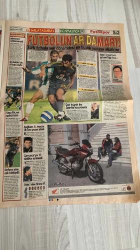 FOTOSPOR SPOR GAZETESİ - TURKISH NEWSPAPER - DOĞUM GÜNÜ HEDİYESİ  - EKSİKSİZ TAM TAKIM GAZETE -  1 EKİM 2006 PAZAR  AZİZ YILDIRIM – ZICO – ALEX DE SOUZA – MATEJA KEZMAN – RÜŞTÜ REÇBER – SERKAN BALCI – ÖNDER TURACI – EDU – DEIVID DE SOUZA – TUNCAY ŞANLI – APPİAH – TÜMER METİN – HAKAN ŞÜKÜR – ARDA TURAN – SABRİ SARIOĞLU – AYHAN AKMAN – JUNICHI INAMOTO – ÜMİT KARAN – RİGOBERT SONG – STJEPAN TOMAS – FERHAT ÖZTORUN – MONDRAGON – CARRUSCA – GÖKHAN ZAN – ERSEN MARTİN – GÖKDENİZ KARADENİZ – MARCELINHO – FATİH AKYEL – ZİYA DOĞAN – RİCARDİNHO – DELGADO – NOBRE – BOBO – KLEBERSON – VEDRAN RUNJE – JEAN TIGANA – ERMAN TORAMAN – UFUK – ERMAN – NURULLAH SAĞLAM – GABRIEL PANCU – RAŞİT ÇETİNER – ERGUN GÜRSOY – ŞAFAK GÜZELLER  FENERBAHÇE: AVRUPA DEVLERİNİ GERİDE BIRAKTI – 13 MAÇTA 34 GOL, 2.61 ORTALAMA – CHELSEA, BAYERN MÜNİH, PORTO, CELTIC VE INTER’İ GOL ORTALAMASINDA GEÇTİ – BARCELONA VE LYON’UN GERİSİNDE KALDI – BURSA MAÇI ÖNCESİ KEZMAN SÖZ VERDİ: “GOLLERİM DEVAM EDECEK” – RÜŞTÜ VE SERKAN’IN PERFORMA