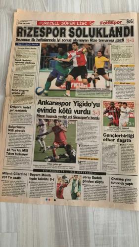 FOTOSPOR SPOR GAZETESİ - TURKISH NEWSPAPER - DOĞUM GÜNÜ HEDİYESİ  - EKSİKSİZ TAM TAKIM GAZETE -  1 EKİM 2006 PAZAR  AZİZ YILDIRIM – ZICO – ALEX DE SOUZA – MATEJA KEZMAN – RÜŞTÜ REÇBER – SERKAN BALCI – ÖNDER TURACI – EDU – DEIVID DE SOUZA – TUNCAY ŞANLI – APPİAH – TÜMER METİN – HAKAN ŞÜKÜR – ARDA TURAN – SABRİ SARIOĞLU – AYHAN AKMAN – JUNICHI INAMOTO – ÜMİT KARAN – RİGOBERT SONG – STJEPAN TOMAS – FERHAT ÖZTORUN – MONDRAGON – CARRUSCA – GÖKHAN ZAN – ERSEN MARTİN – GÖKDENİZ KARADENİZ – MARCELINHO – FATİH AKYEL – ZİYA DOĞAN – RİCARDİNHO – DELGADO – NOBRE – BOBO – KLEBERSON – VEDRAN RUNJE – JEAN TIGANA – ERMAN TORAMAN – UFUK – ERMAN – NURULLAH SAĞLAM – GABRIEL PANCU – RAŞİT ÇETİNER – ERGUN GÜRSOY – ŞAFAK GÜZELLER  FENERBAHÇE: AVRUPA DEVLERİNİ GERİDE BIRAKTI – 13 MAÇTA 34 GOL, 2.61 ORTALAMA – CHELSEA, BAYERN MÜNİH, PORTO, CELTIC VE INTER’İ GOL ORTALAMASINDA GEÇTİ – BARCELONA VE LYON’UN GERİSİNDE KALDI – BURSA MAÇI ÖNCESİ KEZMAN SÖZ VERDİ: “GOLLERİM DEVAM EDECEK” – RÜŞTÜ VE SERKAN’IN PERFORMA