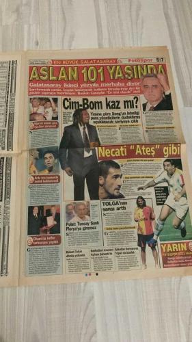 FOTOSPOR SPOR GAZETESİ - TURKISH NEWSPAPER - DOĞUM GÜNÜ HEDİYESİ  - EKSİKSİZ TAM TAKIM GAZETE -   12 EKİM 2006 PERŞEMBE  RICARDINHO - TIGANA - İBRAHİM CEVAHİR - STEPANOV - ALBAYRAK - ALEX - TALAY ERKER - SİNAN ENGİN - HAYRİ ÜLGEN - OSMAN KORKMAZEL - ARİF KOCABIYIK - ERGUN HİÇYILMAZ - HAKAN ŞÜKÜR - TUNCAY ŞANLI - HİDAYET TÜRKOĞLU - SEMİH YUVA - NEDİM KARAKAŞ - MUAMMER GÜLER  BEŞİKTAŞ’TA RICARDINHO’YA “BİZİM HAGİ’MİZ OL” TEKLİFİ - TRABZONSPOR STEPANOV İÇİN CHELSEA’YE TEPKİLİ - ROMA ALEX İLE GÖRÜŞTÜ - MİLLİ TAKIM MOLDOVA’YI 5-0 YENDİ - HAKAN ŞÜKÜR 4 GOL ATTI - TUNCAY’IN GOLÜYLE FARK 5’E ÇIKTI - GALATASARAY 101 YAŞINDA - EFES PİLSEN DENVER NUGGETS’A YENİLDİ - TELEKOM ZOR GRUBA DÜŞTÜ - İZMİR BÜYÜKŞEHİR ARKAS İLE KARŞILAŞIYOR - GALATASARAY AYHAN ŞAHENK SALONU’NDA OYNAYACAK - FENERBAHÇE ÜLKER-BEŞİKTAŞ MAÇINA İPEKÇİ YASAĞI - VOLEYBOLDA ZİRAAT BANKASI GALATASARAY’I YENDİ - MUAMMER GÜLER YEŞİLYURT’U ZİYARET ETTİ - BEŞİKTAŞ HENTBOLDA AVRUPA’DA TUR ATLADI  FENERBAHÇE - GALATASARAY - BEŞİKTAŞ - TRA