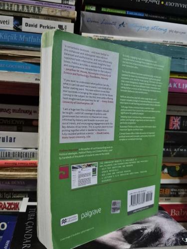 Politics [Fourth Edition] Andrew Heywood