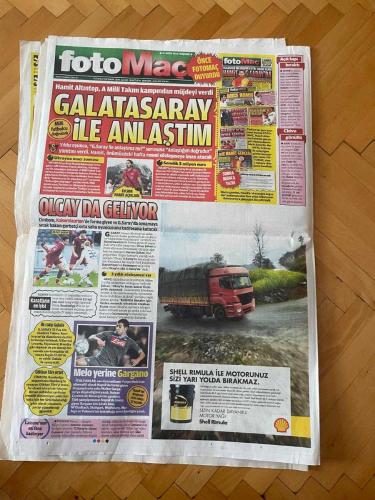 FOTOMAÇ GAZETESİ - 31 MAYIS 2012 - HAMİT CİMBOM'A HAYIRLI OLSUN - HAMİT ALTINTOP - UEFA; BEŞİKTAŞ, BURSA VE G.ANTEP'I AVRUPA KUPALARINDAN MEN ETTİ: KARA ÇARŞAMBA - ORMAN: CAS'A BAŞVURACAĞIZ - FIKRET ORMAN - BIÇAKÇI'NIN DEDİKLERİ ÇIKTI - LEVENT BIÇAKÇI - ESKİŞEHİR VE İSTANBUL BB, AVRUPA LİGİ'NE GİDECEK - MENAJER FATİH AKBABA, MAHKEMEDE BÖYLE SÖYLEDİ: 300 BİN DOLARI ELDEN ALDIM - FATİH AKBABA - ALPER POTUK - AZİZ YILDIRIM HASTANEYE YATIRILDI - AZİZ YILDIRIM - MEHMET EKİNCİ - ALİ KIRATLI - FENER ŞAMPİYON OLMASIN DİYE PAS VERMEDİM - ÜMİT KARAN - UYGUN: GİT SÖYLE, KAFALARINI KIRARIM - BÜLENT UYGUN - İLHAN EKŞİOĞLU - KENAN YARALI: AZİZ YILDIRIM BENİM ADIMA KREDİ ÇEKTİ - KANARYA'YA YENİ XAVI - BEÑAT ETXEBARRIA - SİNDİRİM VE DENGE BOZUKLUĞU - DR. PROF. METİN DENİZ - CRISTIAN BARONI - VALENCIA İLE FENER ARASINDA GİZLİ PROTOKOL - MEHMET TOPAL - HOLDEN İLE ANLAŞTILAR - ROLİN İÇİN ŞARTLARI ZORLARLAR - ALEXIS ROLÍN - UYURDURĞUNU SÖYLEDİ, SANA NASIL GÜVENELİM? - BAŞKAN EKİNCİ, İBRAHİM AKIN'I UYARDI