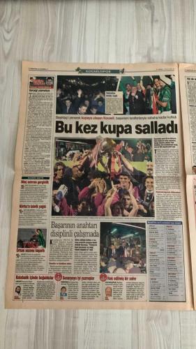 FOTOMAÇ SPOR GAZETESİ - TURKISH NEWSPAPER - DOĞUM GÜNÜ HEDİYESİ  - EKSİKSİZ TAM TAKIM GAZETE -5 NİSAN 2002 CUMA  AZİZ YILDIRIM - HALUK ULUSOY - WERNER LORANT - MUSTAFA DENİZLİ - CEYHUN - RÜŞTÜ - OGÜN - FERUDUN NİĞDELİOĞLU - KENAN ONUK - SERGİO - ADEM - CEM KARACA - ALPER - ENDER - TUNCAY - ALTAN - MURAT - OKAN - DAUM - BİLGİLİ  TARAFTAR - TARAFTAR AYAKTA - YÖNETİMDEN TAKIMA MORAL - 5 MAÇI KİM KAYBETTİ - ANTRENÖRE RAĞMEN - DURAN TOP ANTRENMANI - CEYHUN FORMAYI KAPTI - TEK PUAN BİLE KAYBEDEMEYİZ - BAZEN GEVŞİYORUZ - LORANT’A MARSİLYA İLGİSİ - BEŞİKTAŞ’TA DAUM’A İKİ MAÇ SÜRE - KADIKÖY’DE TARİHİ GÜN - GALATASARAY TRANSFER LİSTESİ  FENERBAHÇE - GÖZTEPE - GENÇLERBİRLİĞİ - GALATASARAY - TRABZONSPOR - SAMSUNSPOR - ANKARAGÜCÜ - KOCAELİSPOR - MALATYASPOR - YOZGATSPOR - DENİZLİSPOR - BURSASPOR - SAKARYASPOR - ADANASPOR