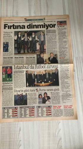 FOTOMAÇ SPOR GAZETESİ - TURKISH NEWSPAPER - DOĞUM GÜNÜ HEDİYESİ  - EKSİKSİZ TAM TAKIM GAZETE -6 NİSAN 2002 CUMARTESİ  REVIVO - ANDERSSON - CEYHUN - CUMHUR - HAYDAR PINARCI - FEHMİ ÖZGÜLER - ÜMİT KARAN - LUCESCU - TAFFAREL - MONDRAGON - SIMOVIC - YOGAR YALÇIN - NEJAT ERSİN - HASAN SAYDAM - DAUM - ERMAN - AHMET - AZİZ YILDIRIM - HALUK ULUSOY  TARAFTAR - İŞTE FUTBOL İŞTE FENER - YAĞMURLA COŞTULAR - SAMSUN’DA FİNAL OLACAK - TAFFAREL GİBİSİ YOK - SEZON BİTİMİNDE TATİL YOK - HEYECAN KASIRGASI - DARDANEL GÖZDAĞI VERDİ - CUDİ ZİNCİRİ KIRACAK - K.MARAŞ TARİHE GEÇTİ - HOPA HAKEME TAKTI - ÇEKMEKÖY FİNALDE - LİDER ALTAY BAŞKENT’TE - KÜÇÜKKÖY ÇIKIŞI BULDU - SAPANCASPOR’UN VAROLMA SAVAŞI - BEŞİKTAŞ BEYAZ BAYRAK  FENERBAHÇE - GÖZTEPE - GENÇLERBİRLİĞİ - GALATASARAY - SAMSUNSPOR - TRABZONSPOR - ANKARAGÜCÜ - MALATYASPOR - ANTALYASPOR - YOZGATSPOR - BURSASPOR - DENİZLİSPOR - SAKARYASPOR - ADANASPOR - ERZURUMSPOR - DARDANELSPOR - K.MARAŞSPOR - HOPA - ÇEKMEKÖYSPOR - DEMİRSPOR - ALTAY - BATMAN PETROLSPOR -
