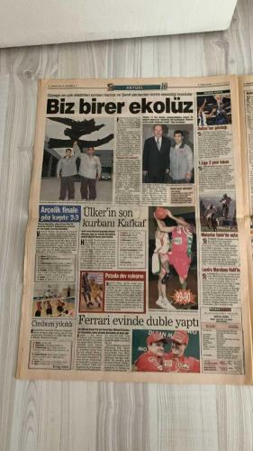 FOTOMAÇ SPOR GAZETESİ - TURKISH NEWSPAPER - DOĞUM GÜNÜ HEDİYESİ  - EKSİKSİZ TAM TAKIM GAZETE -15 NİSAN 2002 PAZARTESİ  SERHAT AKIN - AZİZ YILDIRIM - SİNAN ENGİN - HAKAN BAYRAKTAR - ÜMİT ÖZAT - İLHAN MANSIZ - CEYHUN - LUCESCU - HASAN ŞAŞ - SUAT - BERKANT - FLEURQUIN - VEDAT - TAMER BAYAR - YILDIRAY BAŞTÜRK - COULIBALY - MARADONA - HİDAYET TÜRKOĞLU - HAMZA YERLİKAYA - ŞEREF EROĞLU  DUR! FENER VAR - SERHAT’TAN İKİ GOL - DERBİDE 4 KIRMIZI KART - YILDIRIM 20 MİLYARLIK İDDİAYI KAZANDI - BEŞİKTAŞ POZİSYON BULAMADI - FOTOMAÇ EXTRA GELİYOR - YILDIRAY FENER’E Mİ GELİYOR? - COULIBALY’DEN OLAY SÖZLER - MARADONA’NIN GÖLGESİNDE KOKAİN - LUCESCU: ANKARAGÜCÜ’NÜ HAFİFE ALMAYIN - VEDAT’A BRAVO - GÜREŞTE HAMZA VE ŞEREF: BİZ EKOLÜZ - ARÇELİK ERDEMİR’İ YENDİ - ÜLKER KARŞIYAKA’YI DEVİRDİ - GALATASARAY TOKAT PLEVNE’YE YIKILDI - FERRARİ SAN MARİNO’DA DUBLE YAPTI - SACRAMENTO KINGS SERİYİ 9’A ÇIKARDI  FENERBAHÇE - BEŞİKTAŞ - GALATASARAY - TRABZONSPOR - ANKARAGÜCÜ - BURSA - DENİZLİSPOR - KOCAELİSPOR - GÖZTEPE -