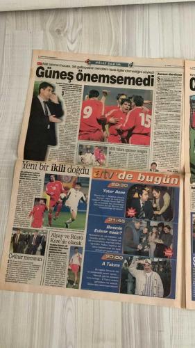 FOTOMAÇ SPOR GAZETESİ - TURKISH NEWSPAPER - DOĞUM GÜNÜ HEDİYESİ  - EKSİKSİZ TAM TAKIM GAZETE -19 NİSAN 2002 CUMA  WERNER LORANT - ÜMİT KARAN - LUCECU - HÜSNÜ GÜRELİ - YILDIRIM DEMİRÖREN - SERDAR BİLGİLİ - CHRISTOPH DAUM - SİNAN ENGİN - AHMET EREN - İLHAN MANSIZ - MEHMET ŞENOL - ROBERT SPEHAR - SUAT - HASAN ŞAŞ - MONDRAGON - BÜLENT KORKMAZ - AYHAN AKMAN - ALİ DÜRÜST - METE RAVBKH - SERGEN YALÇIN - WASHINGTON - SADİTTİN SARAN - İLHAN CAVCAV - CEMAL AYDIN - FİKRET ÜNLÜ  LORANT’A YETMEDİ - ÜMİT KARAN ÇOK BAŞARILI - BEŞİKTAŞ’TA DAUM TARTIŞMASI - DAUM’UN ŞARTLARI VAR - PFDK’DAN CEZALAR: İLHAN’A 2, A.EREN’E 1 MAÇ - SİNAN ENGİN’E 15 GÜN CEZA - HEGEMONYA YAZISI - GALATASARAY’DA SPEHAR KRİZİ - FLORYA’DA SUAT SEVİNCİ - LUCECU: “ÜMİT’TEN MEMNUNUM” - MONDRAGON’UN KALMASI İÇİN GİRİŞİMLER - BÜLENT VE AYHAN’A UEFA’DAN CEZA YOK - SERGEN’İN ÜZÜNTÜSÜ - WASHINGTON TRANSFERİNDE İLERLEME - YILDIRIM’IN ADAYLARI: CAVCAV VE CEMAL AYDIN  FENERBAHÇE - GALATASARAY - BEŞİKTAŞ - TRABZONSPOR - STANDARD LIEGE - ANKAR