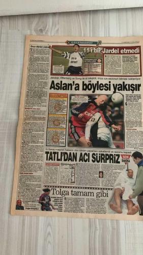 FOTOMAÇ SPOR GAZETESİ - TURKISH NEWSPAPER - DOĞUM GÜNÜ HEDİYESİ  - EKSİKSİZ TAM TAKIM GAZETE -20 NİSAN 2002 CUMARTESİ  RÜŞTÜ REÇBER - ALPAY ÖZALAN - MONDRAGON - ASPER - SERDAR BİLGİLİ - MUHİTTİN BOŞAT - EVREN DÖLEK - ABDURRAHİM ALBAYRAK - AYŞE HATUN ONAL - ÜMİT DAVALA - LUCECU - ÜMİT KARAN - HASAN ŞAŞ - AYHAN AKMAN - BÜLENT KORKMAZ - CAPONE - ZAFER - TOTTI - LIMA - BATİSTUTA - CHRISTOPH DAUM  RÜŞTÜ: “REAL MADRİD YA DA BARCELONA GELİRSE GİDERİM” - ASTON VILLA VE DEPORTIVO’DAN TEKLİF - FENERBAHÇE’NİN ALTERNATİFİ MONDRAGON VE ASPER - PARMA DA DEVREDE - BEŞİKTAŞ-FENER MAÇI HAKEMLERİNDEN BİLGİLİ’YE 50 MİLYARLIK DAVA - G.SARAY’A 3 SÜPER STAR: EFFENBERG, JANCKER, SONG - HAKEM HATALARI LİGİ BELİRLEDİ - HASAN VE SUAT SEVİNCİ - UEFA’DAN ROMA’YA İNDİRİMLİ CEZA - CAPONE ÜZGÜNLÜ - ANKARAGÜCÜ KALECİSİ ZAFER: “ASLAN’A GEÇİT YOK”  FENERBAHÇE - GALATASARAY - BEŞİKTAŞ - ASTON VILLA - DEPORTIVO LA CORUÑA - REAL MADRID - BARCELONA - PARMA - BAYERN MÜNİH - KÖLN - ROMA - ANKARAGÜCÜ