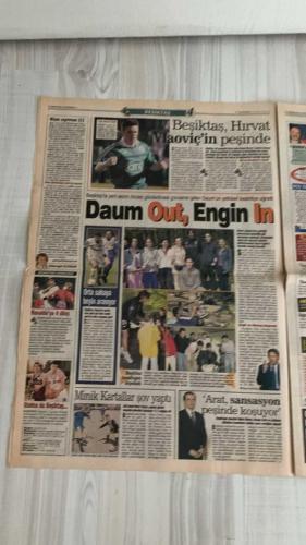 FOTOMAÇ SPOR GAZETESİ - TURKISH NEWSPAPER - DOĞUM GÜNÜ HEDİYESİ  - EKSİKSİZ TAM TAKIM GAZETE -24 NİSAN 2002 ÇARŞAMBA  AZİZ YILDIRIM - WERNER LORANT - SERDAR BİLGİLİ - YILDIRIM DEMİRÖREN - HÜSNÜ GÜRELİ - LUCECU - ÜMİT KARAN - SUAT - HASAN ŞAŞ - BÜLENT KORKMAZ - VEDAT - CAPONE - BATISTA - EFFENBERG - JANCKER - SONG - ALİ DÜRÜST - METE RAVBKH - CEM KANICA - MEHMET NAR - FİKRET ÜNLÜ - İLHAN CAVCAV - CEMAL AYDIN  AZİZ YILDIRIM: “YARIŞI İLK YARIDA KAYBETTİK” - FENERBAHÇE’NİN SEZON RÖNTGENİ - GALATASARAY ÇOK AVANTAJLI - FUTBOL HAYATTIR: 23 NİSAN’DA FİLİSTİNLİ ÇOCUKLAR FUTBOLLA NEFES ALDI - BEŞİKTAŞ’TA DAUM TARTIŞMASI - GALATASARAY’DA KIYIM VAR: FLOURQUIN, POREZ, GONNO, NİADE VE SERKAN GÖNDERİLİYOR - BÜLENT KORKMAZ VE SATİN DEVAM EDİYOR - MONDRAGON’UN FİYATI YÜKSEK - TRANSFER LİSTESİ ÇOK UZUN: YILMAZ, MEHMET NAR, CEM KANICA, TOLGA, OKAN, MARAT - EFFENBERG PLANI - PFDK’DAN CEZA YAĞDI: BEŞİKTAŞ’A 2 MİLYAR, FENERBAHÇE’YE 500 MİLYON - GALATASARAY TARAFTARI İZMİT’E AKACAK - SAKARYASPOR UMUTLU - ERZ