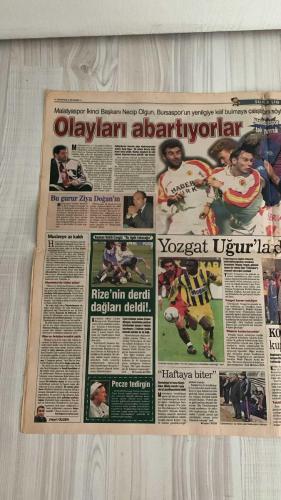 FOTOMAÇ SPOR GAZETESİ - TURKISH NEWSPAPER - DOĞUM GÜNÜ HEDİYESİ  - EKSİKSİZ TAM TAKIM GAZETE -24 NİSAN 2002 ÇARŞAMBA  AZİZ YILDIRIM - WERNER LORANT - SERDAR BİLGİLİ - YILDIRIM DEMİRÖREN - HÜSNÜ GÜRELİ - LUCECU - ÜMİT KARAN - SUAT - HASAN ŞAŞ - BÜLENT KORKMAZ - VEDAT - CAPONE - BATISTA - EFFENBERG - JANCKER - SONG - ALİ DÜRÜST - METE RAVBKH - CEM KANICA - MEHMET NAR - FİKRET ÜNLÜ - İLHAN CAVCAV - CEMAL AYDIN  AZİZ YILDIRIM: “YARIŞI İLK YARIDA KAYBETTİK” - FENERBAHÇE’NİN SEZON RÖNTGENİ - GALATASARAY ÇOK AVANTAJLI - FUTBOL HAYATTIR: 23 NİSAN’DA FİLİSTİNLİ ÇOCUKLAR FUTBOLLA NEFES ALDI - BEŞİKTAŞ’TA DAUM TARTIŞMASI - GALATASARAY’DA KIYIM VAR: FLOURQUIN, POREZ, GONNO, NİADE VE SERKAN GÖNDERİLİYOR - BÜLENT KORKMAZ VE SATİN DEVAM EDİYOR - MONDRAGON’UN FİYATI YÜKSEK - TRANSFER LİSTESİ ÇOK UZUN: YILMAZ, MEHMET NAR, CEM KANICA, TOLGA, OKAN, MARAT - EFFENBERG PLANI - PFDK’DAN CEZA YAĞDI: BEŞİKTAŞ’A 2 MİLYAR, FENERBAHÇE’YE 500 MİLYON - GALATASARAY TARAFTARI İZMİT’E AKACAK - SAKARYASPOR UMUTLU - ERZ