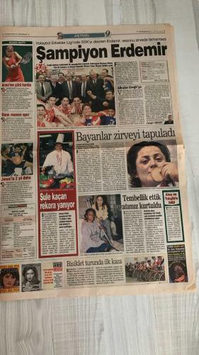 FOTOMAÇ SPOR GAZETESİ - TURKISH NEWSPAPER - DOĞUM GÜNÜ HEDİYESİ  - EKSİKSİZ TAM TAKIM GAZETE -27 NİSAN 2002 CUMARTESİ  ARİEL ORTEGA - AZİZ YILDIRIM - WERNER LORANT - SADETTİN SARAN - ÜMİT DAVALA - HAKAN ŞÜKÜR - MONDRAGON - VOLKAN DEMİREL - İSMAİL GÜLDÜREN - CEM KARACA - ABDULLAH ERCAN - BÜLENT KORKMAZ - HASAN ŞAŞ - AYHAN AKMAN - CAPONE  HEDEF ORTEGA: FENERBAHÇE’NİN YENİ MARADONASI - ORTEGA’NIN KARİYERİ: RIVER PLATE, VALENCIA, SAMPDORIA, PARMA - FENERBAHÇE’DEN TRANSFER ATAĞI: VOLKAN, İSMAİL GÜLDÜREN, CEM KARACA - ÜMİT DAVALA FENER’E YAKIN - HAKAN ŞÜKÜR’E TEKLİF İDDİASI - MONDRAGON’A YENİ FORMÜL - SAMSUN VE ANTALYA İÇİN KADER MAÇI - GALATASARAY BASKETBOLDA FENERBAHÇE’Yİ YENDİ - İNÖNÜ’DE SON KEZ: BEŞİKTAŞ-GÖZTEPE - FENERBAHÇE’DE YENİ HEDEFLER - ABDULLAH ERCAN’A YOL GÖRÜNÜYOR - YILDIRIM’IN TRANSFER ŞOVU PLANI: ORTEGA VE WASHINGTON  FENERBAHÇE - GALATASARAY - BEŞİKTAŞ - TRABZONSPOR - GENÇLERBİRLİĞİ - YİMPAŞ YOZGATSPOR - BURSASPOR - SAMSUNSPOR - ANTALYASPOR - DİYARBAKIRSPOR - KOCAELİSPOR - R
