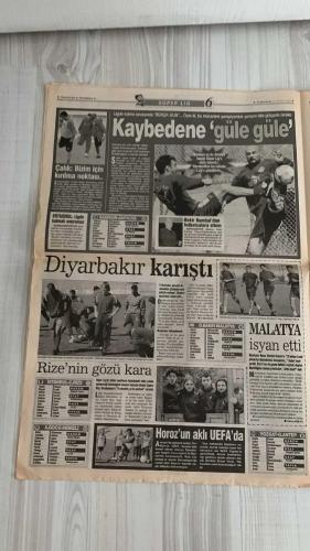 FOTOMAÇ SPOR GAZETESİ - TURKISH NEWSPAPER - DOĞUM GÜNÜ HEDİYESİ  - EKSİKSİZ TAM TAKIM GAZETE -27 NİSAN 2002 CUMARTESİ  ARİEL ORTEGA - AZİZ YILDIRIM - WERNER LORANT - SADETTİN SARAN - ÜMİT DAVALA - HAKAN ŞÜKÜR - MONDRAGON - VOLKAN DEMİREL - İSMAİL GÜLDÜREN - CEM KARACA - ABDULLAH ERCAN - BÜLENT KORKMAZ - HASAN ŞAŞ - AYHAN AKMAN - CAPONE  HEDEF ORTEGA: FENERBAHÇE’NİN YENİ MARADONASI - ORTEGA’NIN KARİYERİ: RIVER PLATE, VALENCIA, SAMPDORIA, PARMA - FENERBAHÇE’DEN TRANSFER ATAĞI: VOLKAN, İSMAİL GÜLDÜREN, CEM KARACA - ÜMİT DAVALA FENER’E YAKIN - HAKAN ŞÜKÜR’E TEKLİF İDDİASI - MONDRAGON’A YENİ FORMÜL - SAMSUN VE ANTALYA İÇİN KADER MAÇI - GALATASARAY BASKETBOLDA FENERBAHÇE’Yİ YENDİ - İNÖNÜ’DE SON KEZ: BEŞİKTAŞ-GÖZTEPE - FENERBAHÇE’DE YENİ HEDEFLER - ABDULLAH ERCAN’A YOL GÖRÜNÜYOR - YILDIRIM’IN TRANSFER ŞOVU PLANI: ORTEGA VE WASHINGTON  FENERBAHÇE - GALATASARAY - BEŞİKTAŞ - TRABZONSPOR - GENÇLERBİRLİĞİ - YİMPAŞ YOZGATSPOR - BURSASPOR - SAMSUNSPOR - ANTALYASPOR - DİYARBAKIRSPOR - KOCAELİSPOR - R