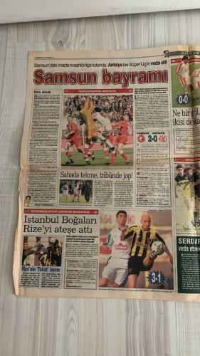 FOTOMAÇ SPOR GAZETESİ - TURKISH NEWSPAPER - DOĞUM GÜNÜ HEDİYESİ  - EKSİKSİZ TAM TAKIM GAZETE -28 NİSAN 2002 PAZAR  ARİEL ORTEGA - AZİZ YILDIRIM - RÜŞTÜ REÇBER - AYKUT KOCAMAN - RİDVAN DİLMEN - WERNER LORANT - SERDAR BİLGİLİ - HÜSNÜ GÜRELİ - YILDIRIM DEMİRÖREN - ÜMİT DAVALA - VOLKAN DEMİREL - İSMAİL GÜLDÜREN - CEM KARACA - MONDRAGON - HASAN ŞAŞ - SUAT - AYHAN AKMAN - CAPONE  BEKLE BENİ FENER: ORTEGA’DAN MESAJ - ARJANTİN’İN YENİ MARADONASI FENERBAHÇE’YE SICAK BAKIYOR - FENERBAHÇE’DEN TRANSFER ATAĞI: VOLKAN, İSMAİL GÜLDÜREN, CEM KARACA - ÜMİT DAVALA FENER’E YAKIN - GALATASARAY’IN YILDIZ GÜNÜ: KOCAELİ MAÇIYLA 15. ŞAMPİYONLUK VE 3. YILDIZ - BEŞİKTAŞ BASKETBOLDA ITÜ’YÜ EZDİ, ULKER’İN RAKİBİ OLDU - BEŞİKTAŞ SON İNÖNÜ MAÇINDA GÖZTEPE’YE YENİLDİ - SAMSUN LİGDE KALDI, ANTALYA DÜŞÜYOR - DİYARBAKIR VE MALATYA BERABERLİKLE HEDEFE ULAŞTI - TRABZONSPOR’UN UMUTLARI MUCİZELERE KALDI - FENERBAHÇE’NİN GOL KRALLIĞI HASRETİ: SON KRAL AYKUT KOCAMAN - RÜŞTÜ: “DÜNYANIN 1 NUMARASI”  FENERBAHÇE - GALATASARAY -