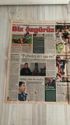 FOTOMAÇ SPOR GAZETESİ - TURKISH NEWSPAPER - DOĞUM GÜNÜ HEDİYESİ  - EKSİKSİZ TAM TAKIM GAZETE -2 MAYIS 2002 PERŞEMBE  AZİZ YILDIRIM - ÜMİT DAVALA - FATİH TERİM - MAHMUT USLU - ADRIANO GALLIANI - HAİM REVIVO - RIDVAN DİLMEN - WERNER LORANT - SADİTTİN SARAN - NİHAT ÖZDEMİR - ZEYNEP SABANCI - JOHNSON - CEYHUN - LAZETİÇ - UCHE - ANDERSSON - OKTAY DERELİOĞLU  TERİM’DEN FENER’E ÜMİT ÇALIMI - ÜMİT DAVALA TRANSFERİNDE GERİLİM - GALLIANI: “ÜMİT’İ 4 MİLYON DOLARA VERİRİZ” - MAHMUT USLU: “HER KONUDA ANLAŞTIK” - REVIVO’DAN ORTEGA’YA ÖVGÜ: “10 REVIVO EDER” - BREZİLYA’DA FENER RÜZGARI: WASHINGTON VE AİLTON GÜNDEMDE - RIDVAN DİLMEN: “ÖNEMLİ OLAN GOLCÜ” - FENERBAHÇE’DE TRANSFER OPERASYONU - LAZETİÇ VE UCHE VEDA EDİYOR - OKTAY DERELİOĞLU FORMDA OLDUĞUNDA TAKIMIN GÜCÜ - FENERBAHÇE’NİN HALKA AÇILMA PLANI: ZEYNEP SABANCI AÇIKLADI - BEŞİKTAŞ’TA HOCA ADAYLARI: LUCESCU, ROBER, FERNANDEZ  FENERBAHÇE - GALATASARAY - BEŞİKTAŞ - MİLAN - LEVERKUSEN - PANATHINAIKOS - BREZİLYA - SAMSUNSPOR - ANTALYASPOR - DİYARBAKIR
