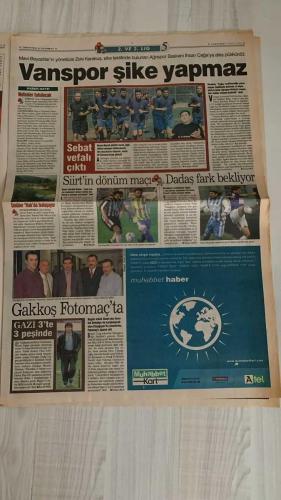 FOTOMAÇ SPOR GAZETESİ - TURKISH NEWSPAPER - DOĞUM GÜNÜ HEDİYESİ  - EKSİKSİZ TAM TAKIM GAZETE -4 MAYIS 2002 CUMARTESİ  AZİZ YILDIRIM - ARİEL ORTEGA - LUCESCU - SERGEN YALÇIN - PARREIRA - SERHAT AKIN - JOHNSON - ALİ GÜNEŞ - CEM KARACA - VOLKAN DEMİREL - İSMAİL GÜLDÜREN - ERGÜN PENBE - ALMEYDA - SAVO MILOSEVIC - YAŞAR YALÇIN - RIDVAN DİLMEN - HÜSNÜ GÜRELİ - YILDIRIM DEMİRÖREN - ATHENA - HANDE YENER - İBRAHİM YATHEES  ANONSLU TRANSFER: ORTEGA FENERBAHÇE’YE GELİYOR - LUCESCU AĞLADI: “ADALET ANLAYIŞI BU MU?” - LUCESCU’NUN İNTİKAMI: SERGEN’İ BEŞİKTAŞ’A GÖTÜRÜYOR - FENERBAHÇE’YE SÜRPRİZ ADAY: SAVO MILOSEVIC - ALMEYDA İÇİN PAZARLIK - FENERBAHÇE’DEN ERGÜN HAMLESİ: “DİREKTEN DÖNDÜ” - SAMANDIRA’DA 4 SAATTE 4 İMZA - FENERBAHÇE’NİN 95. YIL KUTLAMASI: DİYARBAKIR MAÇI ŞÖLEN HAVASINDA - ATATÜRK’ÜN ZİYARETİNİN 84. YILDÖNÜMÜNDE “SARI ZEYBEK DEFİLESİ” - SERHAT’TAN BAYERN MÜNİH RESTİ - RIDVAN DİLMEN: “AL NOUMA’YI BİTİR İŞİ” - G.SARAY 15. ŞAMPİYONLUĞUNU ALİ SAMİ YEN’DE KUTLAYACAK-FENERBAHÇE - GALATASARAY