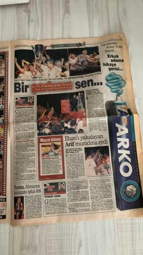 FOTOMAÇ SPOR GAZETESİ - TURKISH NEWSPAPER - DOĞUM GÜNÜ HEDİYESİ  - EKSİKSİZ TAM TAKIM GAZETE -5 MAYIS 2002 PAZAR  ARİF ERDEM - İLHAN MANSIZ - LUCESCU - SERGEN YALÇIN - AZİZ YILDIRIM - ARİEL ORTEGA - PARREIRA - RIDVAN DİLMEN - KENNET ANDERSSON - SERHAT AKIN - JOHNSON - ALİ GÜNEŞ - ABDULLAH ERCAN - METE RAZLIKLI - YAŞAR YALÇIN  GALATASARAY 15. ŞAMPİYONLUĞUNU İLAN ETTİ: YOZGATSPOR’U 5-0 YENEREK 3. YILDIZI TAKTI - ARİF ERDEM GOL KRALI OLDU, İLHAN’LA PAYLAŞTI - FLORYA VE ALİ SAMİ YEN’DE MUHTEŞEM KUTLAMALAR - FENERBAHÇE DİYARBAKIR’I 3-1 YENDİ: BERKAT (2) VE OKTAY’DAN GOLLER - ANDERSSON SON MAÇINDA GÖZYAŞLARIYLA VEDA ETTİ - SERHAT’TAN BAYERN MÜNİH’E REST - RÜŞTÜ MANCHESTER UNITED’A “EVET” DEDİ - FENERBAHÇE İÇ TRANSFERDE ALİ GÜNEŞ VE JOHNSON İLE İMZA ŞOV - ERGÜN PENBE TRANSFERİNDE FİYAT PAHALI BULUNDU, BEKLEMEDE - LUCESCU’NUN İNTİKAMI: SERGEN’İ BEŞİKTAŞ’A GÖTÜRME PLANI - RIDVAN DİLMEN: “AL NOUMA’YI BİTİR İŞİ” - FENERBAHÇE’NİN 95. YIL KUTLAMASI ŞÖLEN HAVASINDA GEÇTİ  GALATASARAY - FENERBAHÇE -