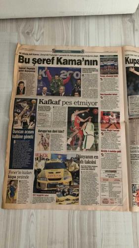 FOTOMAÇ SPOR GAZETESİ - TURKISH NEWSPAPER - DOĞUM GÜNÜ HEDİYESİ  - EKSİKSİZ TAM TAKIM GAZETE -5 MAYIS 2002 PAZAR  ARİF ERDEM - İLHAN MANSIZ - LUCESCU - SERGEN YALÇIN - AZİZ YILDIRIM - ARİEL ORTEGA - PARREIRA - RIDVAN DİLMEN - KENNET ANDERSSON - SERHAT AKIN - JOHNSON - ALİ GÜNEŞ - ABDULLAH ERCAN - METE RAZLIKLI - YAŞAR YALÇIN  GALATASARAY 15. ŞAMPİYONLUĞUNU İLAN ETTİ: YOZGATSPOR’U 5-0 YENEREK 3. YILDIZI TAKTI - ARİF ERDEM GOL KRALI OLDU, İLHAN’LA PAYLAŞTI - FLORYA VE ALİ SAMİ YEN’DE MUHTEŞEM KUTLAMALAR - FENERBAHÇE DİYARBAKIR’I 3-1 YENDİ: BERKAT (2) VE OKTAY’DAN GOLLER - ANDERSSON SON MAÇINDA GÖZYAŞLARIYLA VEDA ETTİ - SERHAT’TAN BAYERN MÜNİH’E REST - RÜŞTÜ MANCHESTER UNITED’A “EVET” DEDİ - FENERBAHÇE İÇ TRANSFERDE ALİ GÜNEŞ VE JOHNSON İLE İMZA ŞOV - ERGÜN PENBE TRANSFERİNDE FİYAT PAHALI BULUNDU, BEKLEMEDE - LUCESCU’NUN İNTİKAMI: SERGEN’İ BEŞİKTAŞ’A GÖTÜRME PLANI - RIDVAN DİLMEN: “AL NOUMA’YI BİTİR İŞİ” - FENERBAHÇE’NİN 95. YIL KUTLAMASI ŞÖLEN HAVASINDA GEÇTİ  GALATASARAY - FENERBAHÇE -