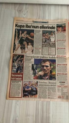 FOTOMAÇ SPOR GAZETESİ - TURKISH NEWSPAPER - DOĞUM GÜNÜ HEDİYESİ  - EKSİKSİZ TAM TAKIM GAZETE -6 MAYIS 2002 PAZARTESİ  RÜŞTÜ REÇBER - WERNER LORANT - LUCESCU - SERGEN YALÇIN - RADU NICULESCU - PEREZ - FLEURQUIN - CAPONE - FATİH TERİM - ORHAN CANAYDIN - ERGÜN PENBE - HASAN ŞAŞ - PASCAL NOUMA - SİNAN ENGİN - AZİZ YILDIRIM - JOHNSON - ALİ GÜNEŞ - ABDULLAH ERCAN - KENNET ANDERSSON - YAŞAR YALÇIN - ŞEVKİ ŞENLEN  RÜŞTÜ GİDİYOR: MANCHESTER UNITED İLE 3 YILLIK SÖZLEŞME - BEŞİKTAŞ’TAN LUCESCU HAMLESİ: SERGEN VE 5 FUTBOLCUYLA BİRLİKTE - GALATASARAY’DA TERİM DÖNEMİ RESMEN BAŞLIYOR - ERGÜN PENBE AYRILIK SİNYALİ VERDİ - PASCAL NOUMA İÇİN ISRAR SÜRÜYOR - SİNAN ENGİN BREZİLYA’DAN DÖNDÜ, TRANSFER GÜNDEMİ SICAK - FENERBAHÇE’DE İÇ TRANSFER: ALİ GÜNEŞ VE JOHNSON İLE İMZA - ANDERSSON GÖZYAŞLARIYLA VEDA ETTİ - LORANT: “BAYERN’İ İSTİYORUM” - FENERBAHÇE’NİN 95. YIL KUTLAMASI ŞÖLEN HAVASINDA - AZİZ YILDIRIM: “WASHINGTON VE ORTEGA’YI ALACAĞIM”  FENERBAHÇE - GALATASARAY - BEŞİKTAŞ - MANCHESTER UNITED - BAYERN MÜ