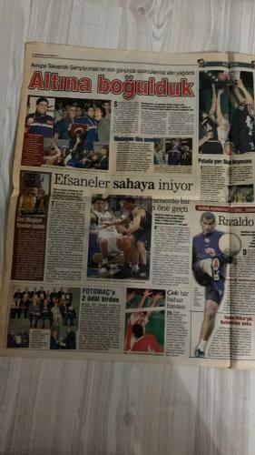 FOTOMAÇ SPOR GAZETESİ - TURKISH NEWSPAPER - DOĞUM GÜNÜ HEDİYESİ  - EKSİKSİZ TAM TAKIM GAZETE -11 MAYIS 2002 CUMARTESİ  FATİH TERİM - ÜMİT DAVALA - AZİZ YILDIRIM - SADETTİN SARAN - MAHMUT USLU - LUCESCU - SERGEN YALÇIN - PASCAL NOUMA - JOHNSON - SERHAT AKIN - ABDULLAH ERCAN - ALİ GÜNEŞ - MÜSLİM ÖZÇELİK - MURAT ERDOĞAN - BÜLENT KORKMAZ - SUAT KAYA - ORHAN CANAYDIN - SERDAR BİLGİLİ - HÜSNÜ GÜRELİ  ÇİZME SEFERİ: TERİM İTALYA’DA TRANSFER ATAĞINDA - GALATASARAY MÜSLİM VE MURAT ERDOĞAN İLE ANLAŞTI - TERİM: “YENİ BİR HAGİ BULMALIYIZ” - MAHMUT USLU: “ORTEGA’YI FENER’DEN BAŞKASI ALAMAZ” - FENERBAHÇE’DE İÇ TRANSFER: JOHNSON İMZALADI, SERHAT KALIYOR, ABDULLAH 4 YIL DAHA - ALİ GÜNEŞ HEDEF BÜYÜTTÜ: “MİLLİ TAKIMDA BANKO OLACAĞIM” - BEŞİKTAŞ LUCESCU İLE ANLAŞTI: SERGIO VE VALDSON DA GELİYOR - SERGEN KAVGASI: G.SARAY VE BEŞİKTAŞ KARŞI KARŞIYA - LUCESCU PASCAL NOUMA’YI İKNA ETTİ - TRABZONSPOR’DA DENİZLİ SESLERİ - FENERBAHÇE UEFA FİNALİ İÇİN KADIKÖY’Ü ZORLUYOR - RÜŞTÜ: “ÖMÜR BOYU FENER’DEYİM”  GALATASARA