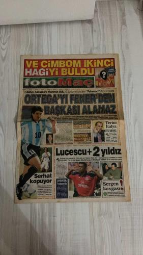 FOTOMAÇ SPOR GAZETESİ - TURKISH NEWSPAPER - DOĞUM GÜNÜ HEDİYESİ  - EKSİKSİZ TAM TAKIM GAZETE -11 MAYIS 2002 CUMARTESİ  FATİH TERİM - ÜMİT DAVALA - AZİZ YILDIRIM - SADETTİN SARAN - MAHMUT USLU - LUCESCU - SERGEN YALÇIN - PASCAL NOUMA - JOHNSON - SERHAT AKIN - ABDULLAH ERCAN - ALİ GÜNEŞ - MÜSLİM ÖZÇELİK - MURAT ERDOĞAN - BÜLENT KORKMAZ - SUAT KAYA - ORHAN CANAYDIN - SERDAR BİLGİLİ - HÜSNÜ GÜRELİ  ÇİZME SEFERİ: TERİM İTALYA’DA TRANSFER ATAĞINDA - GALATASARAY MÜSLİM VE MURAT ERDOĞAN İLE ANLAŞTI - TERİM: “YENİ BİR HAGİ BULMALIYIZ” - MAHMUT USLU: “ORTEGA’YI FENER’DEN BAŞKASI ALAMAZ” - FENERBAHÇE’DE İÇ TRANSFER: JOHNSON İMZALADI, SERHAT KALIYOR, ABDULLAH 4 YIL DAHA - ALİ GÜNEŞ HEDEF BÜYÜTTÜ: “MİLLİ TAKIMDA BANKO OLACAĞIM” - BEŞİKTAŞ LUCESCU İLE ANLAŞTI: SERGIO VE VALDSON DA GELİYOR - SERGEN KAVGASI: G.SARAY VE BEŞİKTAŞ KARŞI KARŞIYA - LUCESCU PASCAL NOUMA’YI İKNA ETTİ - TRABZONSPOR’DA DENİZLİ SESLERİ - FENERBAHÇE UEFA FİNALİ İÇİN KADIKÖY’Ü ZORLUYOR - RÜŞTÜ: “ÖMÜR BOYU FENER’DEYİM”  GALATASARA