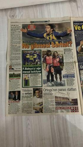 FOTOMAÇ SPOR GAZETESİ - TURKISH NEWSPAPER - DOĞUM GÜNÜ HEDİYESİ  - EKSİKSİZ TAM TAKIM GAZETE -12 MAYIS 2002 PAZAR  AZİZ YILDIRIM - ARİEL ORTEGA - ALİ YILDIRIM - SADETTİN SARAN - SERHAT AKIN - RÜŞTÜ REÇBER - LUCESCU - SERGEN YALÇIN - DOBROWSKI (KAAN DOBRA) - FATİH TERİM - MEHMET SCHOLL - RUI COSTA - NUNO GOMES - PASCAL NOUMA - HÜSNÜ GÜRELİ - SERDAR BİLGİLİ  O ARTIK FENERLİ: AZİZ YILDIRIM ORTEGA’YA İMZA ATTIRDI - ORTEGA TRANSFERİ 17 MİLYON DOLARA MAL OLDU - SERHAT’A RÜŞTÜ ÇENGELİ: İÇ TRANSFERDE SON PÜRÜZ - BEŞİKTAŞ ATAKTA: SERGIO, VALDSON VE DOBROWSKI İLE ANLAŞILDI - LUCESCU RESMEN BEŞİKTAŞ’TA: “ŞOV YAPMAYA DEĞİL, ŞAMPİYONLUĞA GELDİM” - ANNELER GÜNÜ KUTLAMALARI - GALATASARAY’DA YENİ HAGİ ARAYIŞI: SCHOLL VE RUI COSTA GÜNDEMDE - PASCAL NOUMA’NIN DURUMU BELİRSİZ: “DÖNSÜN MÜ?” - LUCESCU FITIK AMELİYATI OLDU, BİRKAÇ HAFTA DİNLENECEK - BEŞİKTAŞ’TA ALİ TANDOĞAN TRANSFERİ TAMAM - SERGEN KAVGASI: GALATASARAY VE BEŞİKTAŞ KARŞI KARŞIYA - FENERBAHÇE UEFA FİNALİ İÇİN KADIKÖY’Ü ZORLUYOR  FENERBAHÇE -