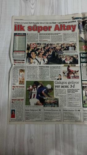 FOTOMAÇ SPOR GAZETESİ - TURKISH NEWSPAPER - DOĞUM GÜNÜ HEDİYESİ  - EKSİKSİZ TAM TAKIM GAZETE -12 MAYIS 2002 PAZAR  AZİZ YILDIRIM - ARİEL ORTEGA - ALİ YILDIRIM - SADETTİN SARAN - SERHAT AKIN - RÜŞTÜ REÇBER - LUCESCU - SERGEN YALÇIN - DOBROWSKI (KAAN DOBRA) - FATİH TERİM - MEHMET SCHOLL - RUI COSTA - NUNO GOMES - PASCAL NOUMA - HÜSNÜ GÜRELİ - SERDAR BİLGİLİ  O ARTIK FENERLİ: AZİZ YILDIRIM ORTEGA’YA İMZA ATTIRDI - ORTEGA TRANSFERİ 17 MİLYON DOLARA MAL OLDU - SERHAT’A RÜŞTÜ ÇENGELİ: İÇ TRANSFERDE SON PÜRÜZ - BEŞİKTAŞ ATAKTA: SERGIO, VALDSON VE DOBROWSKI İLE ANLAŞILDI - LUCESCU RESMEN BEŞİKTAŞ’TA: “ŞOV YAPMAYA DEĞİL, ŞAMPİYONLUĞA GELDİM” - ANNELER GÜNÜ KUTLAMALARI - GALATASARAY’DA YENİ HAGİ ARAYIŞI: SCHOLL VE RUI COSTA GÜNDEMDE - PASCAL NOUMA’NIN DURUMU BELİRSİZ: “DÖNSÜN MÜ?” - LUCESCU FITIK AMELİYATI OLDU, BİRKAÇ HAFTA DİNLENECEK - BEŞİKTAŞ’TA ALİ TANDOĞAN TRANSFERİ TAMAM - SERGEN KAVGASI: GALATASARAY VE BEŞİKTAŞ KARŞI KARŞIYA - FENERBAHÇE UEFA FİNALİ İÇİN KADIKÖY’Ü ZORLUYOR  FENERBAHÇE -