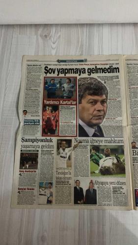 FOTOMAÇ SPOR GAZETESİ - TURKISH NEWSPAPER - DOĞUM GÜNÜ HEDİYESİ  - EKSİKSİZ TAM TAKIM GAZETE -12 MAYIS 2002 PAZAR  AZİZ YILDIRIM - ARİEL ORTEGA - ALİ YILDIRIM - SADETTİN SARAN - SERHAT AKIN - RÜŞTÜ REÇBER - LUCESCU - SERGEN YALÇIN - DOBROWSKI (KAAN DOBRA) - FATİH TERİM - MEHMET SCHOLL - RUI COSTA - NUNO GOMES - PASCAL NOUMA - HÜSNÜ GÜRELİ - SERDAR BİLGİLİ  O ARTIK FENERLİ: AZİZ YILDIRIM ORTEGA’YA İMZA ATTIRDI - ORTEGA TRANSFERİ 17 MİLYON DOLARA MAL OLDU - SERHAT’A RÜŞTÜ ÇENGELİ: İÇ TRANSFERDE SON PÜRÜZ - BEŞİKTAŞ ATAKTA: SERGIO, VALDSON VE DOBROWSKI İLE ANLAŞILDI - LUCESCU RESMEN BEŞİKTAŞ’TA: “ŞOV YAPMAYA DEĞİL, ŞAMPİYONLUĞA GELDİM” - ANNELER GÜNÜ KUTLAMALARI - GALATASARAY’DA YENİ HAGİ ARAYIŞI: SCHOLL VE RUI COSTA GÜNDEMDE - PASCAL NOUMA’NIN DURUMU BELİRSİZ: “DÖNSÜN MÜ?” - LUCESCU FITIK AMELİYATI OLDU, BİRKAÇ HAFTA DİNLENECEK - BEŞİKTAŞ’TA ALİ TANDOĞAN TRANSFERİ TAMAM - SERGEN KAVGASI: GALATASARAY VE BEŞİKTAŞ KARŞI KARŞIYA - FENERBAHÇE UEFA FİNALİ İÇİN KADIKÖY’Ü ZORLUYOR  FENERBAHÇE -