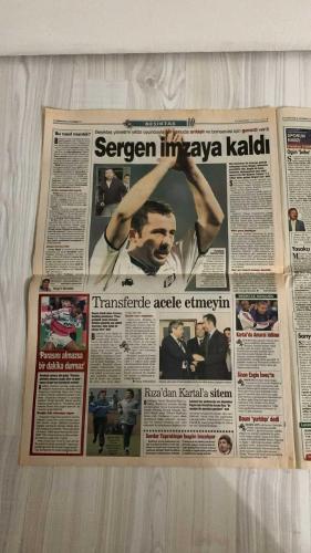 FOTOMAÇ SPOR GAZETESİ - TURKISH NEWSPAPER - DOĞUM GÜNÜ HEDİYESİ  - EKSİKSİZ TAM TAKIM GAZETE -15 MAYIS 2002 ÇARŞAMBA  AZİZ YILDIRIM - SADETTİN SARAN - MAHMUT USLU - WASHINGTON - ERHAN ALBAYRAK - NİHAT KAHVECİ - RÜŞTÜ REÇBER - JOHNSON - SERHAT AKIN - ABDULLAH ERCAN - ALİ GÜNEŞ - VEDAT OLCAY - LUCESCU - SERGEN YALÇIN - PASCAL NOUMA - PAULO AGOSTINO - PAULO SERGIO - VALDSON - SERDAR BİLGİLİ - YILDIRIM DEMİRÖREN - RIZA ÇALIMBAY  WASHINGTON RESMEN FENERBAHÇELİ OLDU: SAĞLIK KONTROLÜNDEN GEÇTİ, İMZA ATIYOR - WASHINGTON: “GOLLERİMLE BİRLİKTE GELDİM” - ERHAN ALBAYRAK DA TAMAM - NİHAT İÇİN SON TEKLİF: 3 MİLYON DOLAR - AGOSTINO İÇİN EN FAZLA 1 MİLYON DOLAR - FENERBAHÇE’DE İÇ TRANSFER: JOHNSON, SERHAT, ABDULLAH VE ALİ GÜNEŞ İLE DEVAM - BEŞİKTAŞ’TA SERGEN İMZAYA KALDI: YUVAYA DÖNÜYOR - BEŞİKTAŞ’TA PAULO SERGIO TRANSFERİ ASKIDA: “PARASINI ALMAZSA GİDER” RAPORU - LUCESCU: “BEŞİKTAŞ’I ŞAMPİYON YAPMAK ONUR MESEM” - PASCAL NOUMA İÇİN TARAFTAR BASKISI: “KAPTIRMAMALIYIZ” - SERDAR TOPRAKTEPE BEŞİKTAŞ’A İMZ