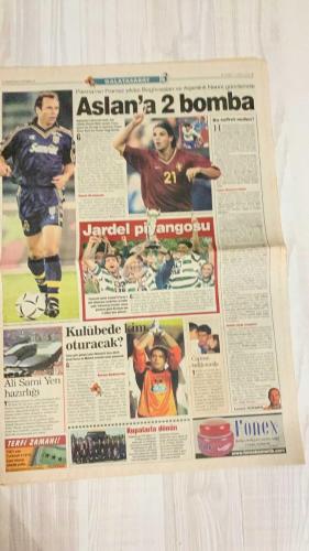 FOTOMAÇ SPOR GAZETESİ - TURKISH NEWSPAPER - DOĞUM GÜNÜ HEDİYESİ  - EKSİKSİZ TAM TAKIM GAZETE -17 MAYIS 2002 CUMA  AHMET DURSUN - SERGEN YALÇIN - YILDIRIM DEMİRÖREN - AZİZ YILDIRIM - WASHINGTON - ARİEL ORTEGA - ALMEYDA - SERHAT AKIN - MAHMUT USLU - MURAT ÖZAYDINLI - GALİP ÖZTÜRK - KENAN ONUK - YILDIRAY BAŞTÜRK - SERPİL HAMDİ TÜZÜN  AHMET DURSUN: “10 NUMARALI FORMA ALINIRSA GİDERİM” - SERGEN BEŞİKTAŞ’A DÖNDÜ: FORMA KAVGASI BAŞLADI - MONDRAGON KARTAL’DA: METZ İLE ANLAŞMA SAĞLANDI - ORTEGA RIVER PLATE’E VEDA ETTİ: “FENERBAHÇE’YE GİDİYORUM” - WASHINGTON RESMEN İMZALADI, DÜNYA AJANSLARI DUYURDU - ORTEGA VE ALMEYDA FRANKFURT’TA FENERLİ TARAFTARLARLA BULUŞTU - SERHAT AKIN İÇİN SON TEKLİF - GALATASARAY’DA TRANSFER GÜNDEMİ: BOGHOSSIAN VE NANNI - REAL MADRİD YİNE ŞAMPİYON: LEVERKUSEN’İ 2-1 YENEREK 9. KEZ KUPAYI ALDI - YILDIRAY BAŞTÜRK DEPRESYONDA: LEVERKUSEN’İN KUPA KAYBI SONRASI TERAPİ - SERGEN’İN ÖYKÜSÜ: “DOLMUŞTAN PORSCHE’YE”  FENERBAHÇE - GALATASARAY - BEŞİKTAŞ - RIVER PLATE - PARMA - REAL MA