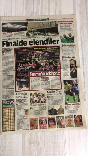 FOTOMAÇ SPOR GAZETESİ - TURKISH NEWSPAPER - DOĞUM GÜNÜ HEDİYESİ  - EKSİKSİZ TAM TAKIM GAZETE -18 MAYIS 2002 CUMARTESİ  AZİZ YILDIRIM - NİHAT ÖZDEMİR - ARİEL ORTEGA - ALMEYDA - WASHINGTON - SERGEN YALÇIN - AHMET DURSUN - YILDIRIM DEMİRÖREN - LUCESCU - MONDRAGON - VALDSON - PAULO SERGIO - BÜLENT AKIN - MURAT ERDOĞAN - RÜŞTÜ REÇBER - UCHE - ANDERSSON - LAZETİÇ - SİMAO - RAPAIÇ - HINCAL ULUÇ - ORHAN CANAYDIN  ALMEYDA DA BİTTİ: FENERBAHÇE PARMA’NIN ARJANTİN YILDIZI İLE ANLAŞTI - ORTEGA VE WASHINGTON İLE MUHTEŞEM KADRO - BEŞİKTAŞ’TA MONDRAGON KRİZİ: “G.SARAY İSTİYORSA BİZDEN ALABİLİR” - LUCESCU: “BEN TÜRKİYE’NİN BİR NUMARASIYIM” - BEŞİKTAŞ’A 3 BREZİLYALI ADAY - SERGEN VE AHMET DURSUN ARASINDA 10 NUMARA KAVGASI - GALATASARAY’DA TERİM BELÇİKA, BREZİLYA VE İTALYA’DA OYUNCU ARIYOR - G.SARAY’IN GÜNDEMİNDE BOGHOSSIAN VE NANNI - FENERBAHÇE’DE ŞİRKETLEŞME VE BORSA HAMLESİ - BEŞİKTAŞ’TA SERDAR TOPRAKTEPE İMZAYA HAZIR - LUCESCU: “BÜLENT AKIN’I BEŞİKTAŞ’TA GÖRMEK İSTERİM” - HINCAL ULUÇ’TAN GALATASARAY