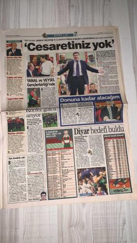 FOTOMAÇ SPOR GAZETESİ - TURKISH NEWSPAPER - DOĞUM GÜNÜ HEDİYESİ  - EKSİKSİZ TAM TAKIM GAZETE -19 MAYIS 2002 PAZAR  AZİZ YILDIRIM - SADETTİN SARAN - ADRIAN ILIE - ARİEL ORTEGA - ALMEYDA - WASHINGTON - SERGEN YALÇIN - AHMET DURSUN - YILDIRIM DEMİRÖREN - LUCESCU - MONDRAGON - FRANZ BECKENBAUER - EMRE BELÖZOĞLU - OKAN BURUK - HECTOR CUPER - İBRAHİM ALTINSAY - KIVANÇ OKTAY - ŞENOL GÜNEŞ - HÜSEYİN - MUZAFFER  BEŞİKTAŞ: 2 G.SARAY: 0 — SERGEN VE MONDRAGON TRANSFERLERİYLE EZELİ RAKİBE ÇİFTE DARBE - LUCESCU İLE YENİ DÖNEM: “BEN TÜRKİYE’NİN BİR NUMARASIYIM” - MONDRAGON İÇİN BECKENBAUER: “DÜNYANIN EN İYİ KALECİSİ” - GALATASARAY’DA TERİM’İN GÜNDEMİNDE EMRE VE OKAN - FENERBAHÇE’DE ADRIAN ILIE BOMBASI: “GELİRİM” DEDİ - SİMAO’YA YENİ FORMÜL: YA SATILACAK YA PAF TAKIMINA - RAPAIÇ: “BİR YERE GİTMEM” - ORTEGA: “İLK AVRUPA MACERAMIN HESABINI FENER FORMASIYLA SORACAĞIM” - ALMEYDA: “ARTIK İDDİALI BİR TAKIMDA OYNAMAK İSTİYORUM” - TRABZONSPOR HÜSEYİN VE MUZAFFER İLE İMZALADI - ŞENOL GÜNEŞ: “BAŞARI BİZE ÇOK YA