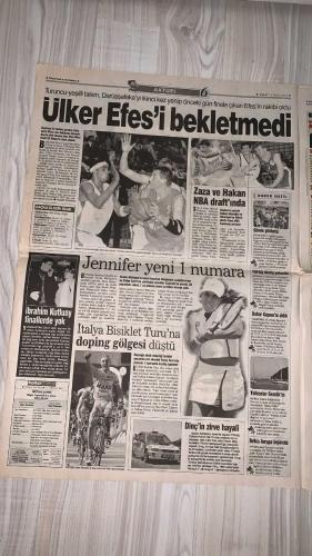 FOTOMAÇ SPOR GAZETESİ - TURKISH NEWSPAPER - DOĞUM GÜNÜ HEDİYESİ  - EKSİKSİZ TAM TAKIM GAZETE -19 MAYIS 2002 PAZAR  AZİZ YILDIRIM - SADETTİN SARAN - ADRIAN ILIE - ARİEL ORTEGA - ALMEYDA - WASHINGTON - SERGEN YALÇIN - AHMET DURSUN - YILDIRIM DEMİRÖREN - LUCESCU - MONDRAGON - FRANZ BECKENBAUER - EMRE BELÖZOĞLU - OKAN BURUK - HECTOR CUPER - İBRAHİM ALTINSAY - KIVANÇ OKTAY - ŞENOL GÜNEŞ - HÜSEYİN - MUZAFFER  BEŞİKTAŞ: 2 G.SARAY: 0 — SERGEN VE MONDRAGON TRANSFERLERİYLE EZELİ RAKİBE ÇİFTE DARBE - LUCESCU İLE YENİ DÖNEM: “BEN TÜRKİYE’NİN BİR NUMARASIYIM” - MONDRAGON İÇİN BECKENBAUER: “DÜNYANIN EN İYİ KALECİSİ” - GALATASARAY’DA TERİM’İN GÜNDEMİNDE EMRE VE OKAN - FENERBAHÇE’DE ADRIAN ILIE BOMBASI: “GELİRİM” DEDİ - SİMAO’YA YENİ FORMÜL: YA SATILACAK YA PAF TAKIMINA - RAPAIÇ: “BİR YERE GİTMEM” - ORTEGA: “İLK AVRUPA MACERAMIN HESABINI FENER FORMASIYLA SORACAĞIM” - ALMEYDA: “ARTIK İDDİALI BİR TAKIMDA OYNAMAK İSTİYORUM” - TRABZONSPOR HÜSEYİN VE MUZAFFER İLE İMZALADI - ŞENOL GÜNEŞ: “BAŞARI BİZE ÇOK YA