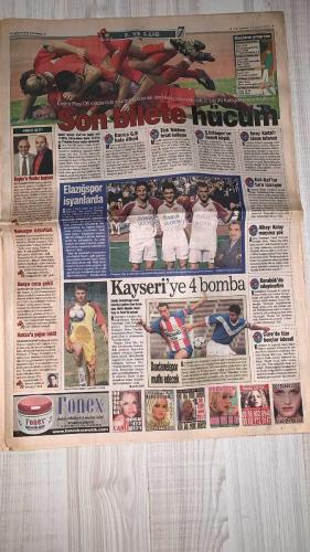 FOTOMAÇ SPOR GAZETESİ - TURKISH NEWSPAPER - DOĞUM GÜNÜ HEDİYESİ  - EKSİKSİZ TAM TAKIM GAZETE -22 MAYIS 2002 ÇARŞAMBA  AZİZ YILDIRIM - ORTEGA - ALMEYDA - WASHINGTON - BATISTUTA - SERGEN YALÇIN - AHMET DURSUN - YILDIRIM DEMİRÖREN - LUCESCU - MONDRAGON - PASCAL NOUMA - MURAT ERDOĞAN - SERDAR TOPRAKTEPE - SADİTTİN SARAN - NİHAT KAHVECİ - ALİ YILDIRIM - HÜSNÜ GÜRELİ - ŞENOL GÜNEŞ - HASAN ŞAŞ - HAKAN ŞÜKÜR - EMRE BELÖZOĞLU - OKAN BURUK - HAKAN ÜNSAL - ADRIANO GALLIANI  BATISTUTA İÇİN FENERBAHÇE BEKLEMEDE: ROMA 15 TRİLYON İSTEDİ, CHELSEA 6 MİLYON DOLAR TEKLİF ETTİ - FENERBAHÇE’DE RÜYA TAKIM: ORTEGA, ALMEYDA VE WASHINGTON İLE AVRUPA HEDEFİ - NİHAT TRANSFERİ İÇİN SADİTTİN SARAN İSPANYA’DA - BEŞİKTAŞ’TA SERGEN VE MONDRAGON TAMAM, NOUMA İÇİN MASAYA OTURULUYOR - GALATASARAY’DA AMBROSINI ISRARI: TERİM KİRALAMA FORMÜLÜNÜ ZORLUYOR - MILAN’DAN RUI COSTA VE SERGINHO İÇİN RET, KUTUZOV VE AMBROSINI İÇİN YEŞİL IŞIK - SERGEN VE AHMET DURSUN ARASINDA 10 NUMARA KAVGASI DEVAM EDİYOR - ŞENOL GÜNEŞ MİLLİ TAKIM