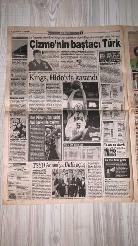 FOTOMAÇ SPOR GAZETESİ - TURKISH NEWSPAPER - DOĞUM GÜNÜ HEDİYESİ  - EKSİKSİZ TAM TAKIM GAZETE -22 MAYIS 2002 ÇARŞAMBA  AZİZ YILDIRIM - ORTEGA - ALMEYDA - WASHINGTON - BATISTUTA - SERGEN YALÇIN - AHMET DURSUN - YILDIRIM DEMİRÖREN - LUCESCU - MONDRAGON - PASCAL NOUMA - MURAT ERDOĞAN - SERDAR TOPRAKTEPE - SADİTTİN SARAN - NİHAT KAHVECİ - ALİ YILDIRIM - HÜSNÜ GÜRELİ - ŞENOL GÜNEŞ - HASAN ŞAŞ - HAKAN ŞÜKÜR - EMRE BELÖZOĞLU - OKAN BURUK - HAKAN ÜNSAL - ADRIANO GALLIANI  BATISTUTA İÇİN FENERBAHÇE BEKLEMEDE: ROMA 15 TRİLYON İSTEDİ, CHELSEA 6 MİLYON DOLAR TEKLİF ETTİ - FENERBAHÇE’DE RÜYA TAKIM: ORTEGA, ALMEYDA VE WASHINGTON İLE AVRUPA HEDEFİ - NİHAT TRANSFERİ İÇİN SADİTTİN SARAN İSPANYA’DA - BEŞİKTAŞ’TA SERGEN VE MONDRAGON TAMAM, NOUMA İÇİN MASAYA OTURULUYOR - GALATASARAY’DA AMBROSINI ISRARI: TERİM KİRALAMA FORMÜLÜNÜ ZORLUYOR - MILAN’DAN RUI COSTA VE SERGINHO İÇİN RET, KUTUZOV VE AMBROSINI İÇİN YEŞİL IŞIK - SERGEN VE AHMET DURSUN ARASINDA 10 NUMARA KAVGASI DEVAM EDİYOR - ŞENOL GÜNEŞ MİLLİ TAKIM