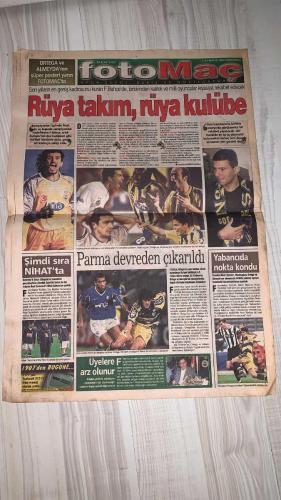 FOTOMAÇ SPOR GAZETESİ - TURKISH NEWSPAPER - DOĞUM GÜNÜ HEDİYESİ  - EKSİKSİZ TAM TAKIM GAZETE -22 MAYIS 2002 ÇARŞAMBA  AZİZ YILDIRIM - ORTEGA - ALMEYDA - WASHINGTON - BATISTUTA - SERGEN YALÇIN - AHMET DURSUN - YILDIRIM DEMİRÖREN - LUCESCU - MONDRAGON - PASCAL NOUMA - MURAT ERDOĞAN - SERDAR TOPRAKTEPE - SADİTTİN SARAN - NİHAT KAHVECİ - ALİ YILDIRIM - HÜSNÜ GÜRELİ - ŞENOL GÜNEŞ - HASAN ŞAŞ - HAKAN ŞÜKÜR - EMRE BELÖZOĞLU - OKAN BURUK - HAKAN ÜNSAL - ADRIANO GALLIANI  BATISTUTA İÇİN FENERBAHÇE BEKLEMEDE: ROMA 15 TRİLYON İSTEDİ, CHELSEA 6 MİLYON DOLAR TEKLİF ETTİ - FENERBAHÇE’DE RÜYA TAKIM: ORTEGA, ALMEYDA VE WASHINGTON İLE AVRUPA HEDEFİ - NİHAT TRANSFERİ İÇİN SADİTTİN SARAN İSPANYA’DA - BEŞİKTAŞ’TA SERGEN VE MONDRAGON TAMAM, NOUMA İÇİN MASAYA OTURULUYOR - GALATASARAY’DA AMBROSINI ISRARI: TERİM KİRALAMA FORMÜLÜNÜ ZORLUYOR - MILAN’DAN RUI COSTA VE SERGINHO İÇİN RET, KUTUZOV VE AMBROSINI İÇİN YEŞİL IŞIK - SERGEN VE AHMET DURSUN ARASINDA 10 NUMARA KAVGASI DEVAM EDİYOR - ŞENOL GÜNEŞ MİLLİ TAKIM
