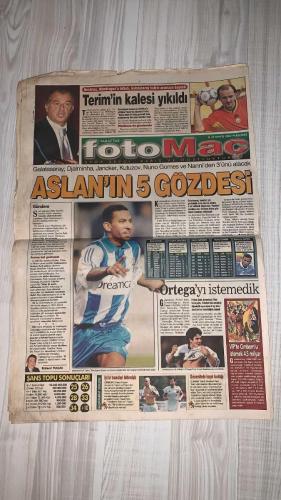 FOTOMAÇ SPOR GAZETESİ - TURKISH NEWSPAPER - DOĞUM GÜNÜ HEDİYESİ  - EKSİKSİZ TAM TAKIM GAZETE -23 MAYIS 2002 PERŞEMBE  AZİZ YILDIRIM - ORTEGA - ALMEYDA - WASHINGTON - SERGEN YALÇIN - AHMET DURSUN - YILDIRIM DEMİRÖREN - HÜSNÜ GÜRELİ - İBRAHİM ALTINSAY - ALİ DÜRÜST - OZHAN CANAYDIN - METE RAZLIKLI - MONDRAGON - MEYRIEU - PASCAL NOUMA - TAYFUN KORKUT - ŞENOL GÜNEŞ - HASAN ŞAŞ - HAKAN ŞÜKÜR - EMRE BELÖZOĞLU - OKAN BURUK - VITALI KUTUZOV - DJALMINHA - CARSTEN JANCKER - NUNO GOMES - BÜLENT TULUN  AZİZ YILDIRIM’I AĞLATTILAR: ŞİRKETLEŞME TANITIMINDA ÜYELERDEN BÜYÜK DESTEK - BEŞİKTAŞ MONDRAGON’U RESMEN ALDI: “ASLAN DEĞİL KARTAL” - BEŞİKTAŞ AYRICA MEYRIEU’YU KİRALADI - GALATASARAY’DA KALE KRİZİ: TERİM PLETIKOSA’YA YÖNELDİ - BEŞİKTAŞ NOUMA İÇİN MASADA: “ÜÇÜNCÜ GOLÜ ATACAĞIZ” - SERGEN: “ARTIK BEŞİKTAŞ’TAYIM, PEŞİMİ BIRAKIN” - GALATASARAY’IN 5 GÖZDESİ: DJALMINHA, JANCKER, KUTUZOV, NUNO GOMES, NANNI - TERİM: “AMBROSINI OLACAK” - CANAYDIN: “HER GALATASARAYLI 100 EURO BAĞIŞ YAPARSA DÜNYA TAKIMI OLURUZ”