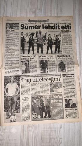FOTOMAÇ SPOR GAZETESİ - TURKISH NEWSPAPER - DOĞUM GÜNÜ HEDİYESİ  - EKSİKSİZ TAM TAKIM GAZETE -25 MAYIS 2002 CUMARTESİ  AZİZ YILDIRIM - ALİ YILDIRIM - ORTEGA - ALMEYDA - WASHINGTON - SERGEN YALÇIN - AHMET DURSUN - YILDIRIM DEMİRÖREN - HÜSNÜ GÜRELİ - İBRAHİM ALTINSAY - ALİ DÜRÜST - OZHAN CANAYDIN - METE RAZLIKLI - MONDRAGON - ADRIANA (NİŞANLISI) - MEYRIEU - PASCAL NOUMA - TOLGA DOĞANTEZ - SERDAR TOPRAKTEPE - ZAFER - KAAN DOBRA - SAMET AYBABA - ŞENOL GÜNEŞ - HASAN ŞAŞ - HAKAN ŞÜKÜR - EMRE BELÖZOĞLU - OKAN BURUK - MASSIMO MORATTI  ORTEGA RESMEN FENERBAHÇE’DE: JAPONYA’DA DÜNYA MEDYASININ ÖNÜNDE İMZA ATACAK - ALMEYDA’NIN İMZASI HAFTAYA - GALATASARAY SON GÜLEN OLDU: MONDRAGON’U 3.25 MİLYON DOLARA RENKLERİNE BAĞLADI - BEŞİKTAŞ TRANSFERDE DARBE YEDİ: SERGEN VE NOUMA’YA RAĞMEN KALECİYİ KAPTIRDI - MONDRAGON’UN NİŞANLISI ADRIANA: “ŞAMPİYONLAR LİGİ VARKEN BEŞİKTAŞ’A GİTME” - GALATASARAY’IN YENİ HEDEFLERİ: DJALMINHA, JANCKER, KUTUZOV, NUNO GOMES, NANNI - INTER BAŞKANI MORATTI: “OKAN’IN BİZDE KALMASI