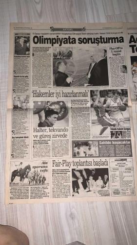 FOTOMAÇ SPOR GAZETESİ - TURKISH NEWSPAPER - DOĞUM GÜNÜ HEDİYESİ  - EKSİKSİZ TAM TAKIM GAZETE -25 MAYIS 2002 CUMARTESİ  AZİZ YILDIRIM - ALİ YILDIRIM - ORTEGA - ALMEYDA - WASHINGTON - SERGEN YALÇIN - AHMET DURSUN - YILDIRIM DEMİRÖREN - HÜSNÜ GÜRELİ - İBRAHİM ALTINSAY - ALİ DÜRÜST - OZHAN CANAYDIN - METE RAZLIKLI - MONDRAGON - ADRIANA (NİŞANLISI) - MEYRIEU - PASCAL NOUMA - TOLGA DOĞANTEZ - SERDAR TOPRAKTEPE - ZAFER - KAAN DOBRA - SAMET AYBABA - ŞENOL GÜNEŞ - HASAN ŞAŞ - HAKAN ŞÜKÜR - EMRE BELÖZOĞLU - OKAN BURUK - MASSIMO MORATTI  ORTEGA RESMEN FENERBAHÇE’DE: JAPONYA’DA DÜNYA MEDYASININ ÖNÜNDE İMZA ATACAK - ALMEYDA’NIN İMZASI HAFTAYA - GALATASARAY SON GÜLEN OLDU: MONDRAGON’U 3.25 MİLYON DOLARA RENKLERİNE BAĞLADI - BEŞİKTAŞ TRANSFERDE DARBE YEDİ: SERGEN VE NOUMA’YA RAĞMEN KALECİYİ KAPTIRDI - MONDRAGON’UN NİŞANLISI ADRIANA: “ŞAMPİYONLAR LİGİ VARKEN BEŞİKTAŞ’A GİTME” - GALATASARAY’IN YENİ HEDEFLERİ: DJALMINHA, JANCKER, KUTUZOV, NUNO GOMES, NANNI - INTER BAŞKANI MORATTI: “OKAN’IN BİZDE KALMASI