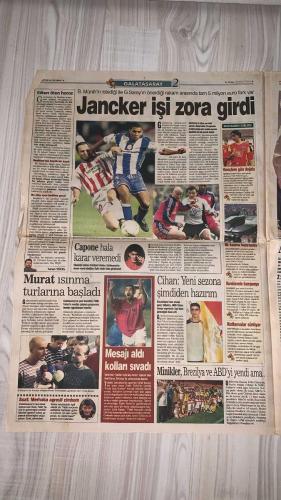 FOTOMAÇ SPOR GAZETESİ - TURKISH NEWSPAPER - DOĞUM GÜNÜ HEDİYESİ  - EKSİKSİZ TAM TAKIM GAZETE -26 MAYIS 2002 PAZAR  AZİZ YILDIRIM - ALİ YILDIRIM - ORTEGA - ALMEYDA - WASHINGTON - SERGEN YALÇIN - AHMET DURSUN - YILDIRIM DEMİRÖREN - HÜSNÜ GÜRELİ - İBRAHİM ALTINSAY - ALİ DÜRÜST - OZHAN CANAYDIN - MONDRAGON - ADRIANA (NİŞANLISI) - PASCAL NOUMA - EDILSON - DOBROWSKI - TOLGA DOĞANTEZ - SERDAR TOPRAKTEPE - ZAFER - KAAN DOBRA - SAMET AYBABA - ŞENOL GÜNEŞ - HASAN ŞAŞ - HAKAN ŞÜKÜR - EMRE BELÖZOĞLU - OKAN BURUK - HIDAYET TÜRKOĞLU - MASSIMO MORATTI - MEHMET KAZANCI  AZİZ YILDIRIM: “ŞİRKETLEŞMEYE ONAY VERİRSENİZ 11 ORTEGA ALIRIZ” - GALATASARAY VE BEŞİKTAŞ’IN MONDRAGON KAVGASI: İKİSİ DE KAYBETTİ - GALATASARAY 3.25 MİLYON DOLARA MONDRAGON’U ALDI, BEŞİKTAŞ PRESTİJ KAYBETTİ - MENAJER SİNAN ENGİN: “DANSÖZ MONDRAGON” - GALATASARAY’IN YENİ HEDEFLERİ: DJALMINHA, JANCKER, KUTUZOV, NUNO GOMES, NANNI - INTER BAŞKANI MORATTI: “OKAN’IN BİZDE KALMASINI UMUYORUM” - FENERBAHÇE’DE ORTEGA FORMASI 2 TRİLYONLUK GELİR