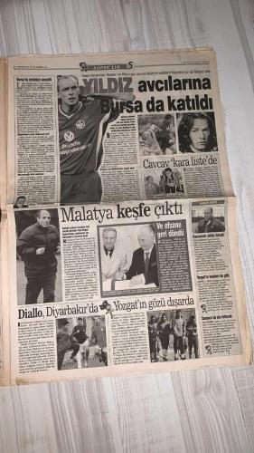 FOTOMAÇ SPOR GAZETESİ - TURKISH NEWSPAPER - DOĞUM GÜNÜ HEDİYESİ  - EKSİKSİZ TAM TAKIM GAZETE -28 MAYIS 2002 SALI  AZİZ YILDIRIM - ALİ YILDIRIM - ORTEGA - ALMEYDA - WASHINGTON - BATISTUTA - SERGEN YALÇIN - AHMET DURSUN - YILDIRIM DEMİRÖREN - HÜSNÜ GÜRELİ - İBRAHİM ALTINSAY - ALİ DÜRÜST - OZHAN CANAYDIN - MONDRAGON - EMRE BELÖZOĞLU - OKAN BURUK - HAKAN ŞÜKÜR - HIDAYET TÜRKOĞLU - YILDIRAY BAŞTÜRK - LUCIO - ŞENOL GÜNEŞ - ERHAN ALBAYRAK - RAPAIÇ - MEHMET KAZANCI - SERGEN YALÇIN (30 NUMARA)  CİMBOM EMRE VE OKAN’I SİLDİ: CANAYDIN VE DÜRÜST’TEN TARİHİ YASAK - TERİM HAYAL KIRIKLIĞI YAŞADI - HAKAN ŞÜKÜR İÇİN KAPILAR AÇIK - ORTEGA’YA ARJANTİN’DE 10 NUMARA: “MARADONA’NIN VELİAHTI” - FENERBAHÇE’DE BATIGOL PLANI DEVAM EDİYOR - LORANT’A “HEMEN GEL” ÇAĞRISI - ERHAN ALBAYRAK TRANSFERİNDE BIELEFELD SORUNU - RAPAIÇ İÇİN 4 MİLYON DOLAR BEDEL BELİRLENDİ - BAYAN ALMEYDA İSTANBUL’A GELİYOR, YÖNETİM ÖZEL İLGİ GÖSTERECEK - YILDIRAY BAŞTÜRK LUCIO’YA MEYDAN OKUDU: “BERABERLİK SENİN OLSUN, BİZ YENECEĞİZ” - HIDAYE