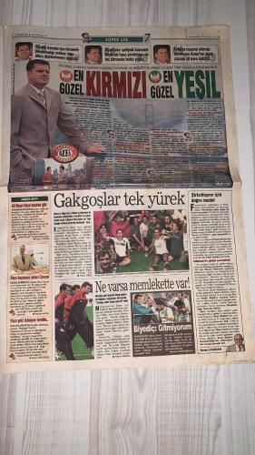 FOTOMAÇ SPOR GAZETESİ - TURKISH NEWSPAPER - DOĞUM GÜNÜ HEDİYESİ  - EKSİKSİZ TAM TAKIM GAZETE -29 MAYIS 2002 ÇARŞAMBA  AZİZ YILDIRIM - ALİ YILDIRIM - ORTEGA - ALMEYDA - WASHINGTON - SERGEN YALÇIN - AHMET DURSUN - YILDIRIM DEMİRÖREN - HÜSNÜ GÜRELİ - İBRAHİM ALTINSAY - ALİ DÜRÜST - OZHAN CANAYDIN - MONDRAGON - OSCAR CORDOBA - PASCAL NOUMA - EMRE BELÖZOĞLU - OKAN BURUK - HAKAN ŞÜKÜR - YILDIRAY BAŞTÜRK - LUCIO - MUSTAFA DENİZLİ - RAPAIÇ - SERGI - KHLESTOV - HAKAN BİLAL KUTLUALP - PABLO COSANTINA  CİMBOM’DA SERGI SESLERİ: TERİM, BARCELONA’NIN SOL KANAT OYUNCUSU SERGI İLE ANLAŞTI - GALATASARAY EMRE VE OKAN’I SİLDİ: “TARİHİ YASAK” - MUSTAFA DENİZLİ: “TÜRKİYE SÜRPRİZ TAKIM OLMAZ, KUPAYI ALABİLİR” - BEŞİKTAŞ MONDRAGON’U ALAMADI, CORDOBA İLE ANLAŞTI - PASCAL NOUMA İMZAYA HAZIR - FENERBAHÇE ORTEGA FORMASINI SATIŞA SUNDU, YOĞUN İLGİ VAR - ORTEGA VE ALMEYDA İÇİN ALİ YILDIRIM JAPONYA’YA GİDİYOR - ORTEGA’NIN MENAJERİ OLDUĞUNU İDDİA EDEN PABLO COSANTINA GERİLİM YARATTI, FENERBAHÇE: “BON-SERVİSİ ALDIK,