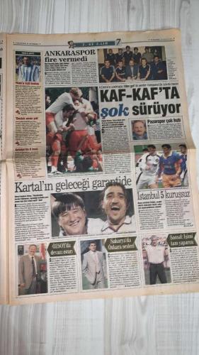 FOTOMAÇ SPOR GAZETESİ - TURKISH NEWSPAPER - DOĞUM GÜNÜ HEDİYESİ  - EKSİKSİZ TAM TAKIM GAZETE -30 MAYIS 2002 PERŞEMBE  AZİZ YILDIRIM - ALİ YILDIRIM - ORTEGA - ALMEYDA - WASHINGTON - SERGEN YALÇIN - AHMET DURSUN - YILDIRIM DEMİRÖREN - HÜSNÜ GÜRELİ - İBRAHİM ALTINSAY - ALİ DÜRÜST - OZHAN CANAYDIN - MONDRAGON - PASCAL NOUMA - BURAK ELMAS - OSCAR CORDOBA - ZAGO - HAKAN ŞÜKÜR - EMRE BELÖZOĞLU - OKAN BURUK - YILDIRAY BAŞTÜRK - LUCIO - MUSTAFA DENİZLİ - ŞENOL GÜNEŞ - SCOLARI - OKTAY DERELİOĞLU  NOUMA KAVGASI: GALATASARAY BURAK ELMAS İLE ANLAŞMAYI DUYURDU, BEŞİKTAŞ’A BÜYÜK DARBE - BEŞİKTAŞ CORDOBA VE ZAGO’YU RENKLERİNE BAĞLADI - GALATASARAY DERGİSİ TANITILDI: “TEK BÜYÜK, ÜÇ YILDIZ” - ORTEGA GARANTİ VERDİ: “SÖZÜMÜN ERİYİM” - ALMEYDA İÇİN SON TARİH 2 HAZİRAN - FENERBAHÇE ORTEGA FORMASINA YOĞUN İLGİ: İKİ GÜNDE 500 SATIŞ - ŞENOL GÜNEŞ: “BREZİLYA FAVORİ AMA ESAS FİNAL KOSTA RİKA’YLA” - BREZİLYA TEKNİK DİREKTÖRÜ SCOLARI: “TÜRKLER ÇİN ORDUSU GİBİ PRES YAPIYOR” - MUSTAFA DENİZLİ: “TÜRKİYE SÜRPRİZ TAKIM