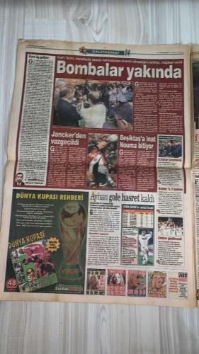 FOTOMAÇ SPOR GAZETESİ - TURKISH NEWSPAPER - DOĞUM GÜNÜ HEDİYESİ  - EKSİKSİZ TAM TAKIM GAZETE -30 MAYIS 2002 PERŞEMBE  AZİZ YILDIRIM - ALİ YILDIRIM - ORTEGA - ALMEYDA - WASHINGTON - SERGEN YALÇIN - AHMET DURSUN - YILDIRIM DEMİRÖREN - HÜSNÜ GÜRELİ - İBRAHİM ALTINSAY - ALİ DÜRÜST - OZHAN CANAYDIN - MONDRAGON - PASCAL NOUMA - BURAK ELMAS - OSCAR CORDOBA - ZAGO - HAKAN ŞÜKÜR - EMRE BELÖZOĞLU - OKAN BURUK - YILDIRAY BAŞTÜRK - LUCIO - MUSTAFA DENİZLİ - ŞENOL GÜNEŞ - SCOLARI - OKTAY DERELİOĞLU  NOUMA KAVGASI: GALATASARAY BURAK ELMAS İLE ANLAŞMAYI DUYURDU, BEŞİKTAŞ’A BÜYÜK DARBE - BEŞİKTAŞ CORDOBA VE ZAGO’YU RENKLERİNE BAĞLADI - GALATASARAY DERGİSİ TANITILDI: “TEK BÜYÜK, ÜÇ YILDIZ” - ORTEGA GARANTİ VERDİ: “SÖZÜMÜN ERİYİM” - ALMEYDA İÇİN SON TARİH 2 HAZİRAN - FENERBAHÇE ORTEGA FORMASINA YOĞUN İLGİ: İKİ GÜNDE 500 SATIŞ - ŞENOL GÜNEŞ: “BREZİLYA FAVORİ AMA ESAS FİNAL KOSTA RİKA’YLA” - BREZİLYA TEKNİK DİREKTÖRÜ SCOLARI: “TÜRKLER ÇİN ORDUSU GİBİ PRES YAPIYOR” - MUSTAFA DENİZLİ: “TÜRKİYE SÜRPRİZ TAKIM