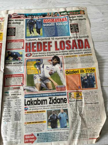 FOTOMAÇ SPOR GAZETESİ - TURKISH NEWSPAPER - DOĞUM GÜNÜ HEDİYESİ  - EKSİKSİZ TAM TAKIM GAZETE - 1 OCAK 2009 SAYI:11 - ILYAS TANER RECEP AYDOĞANLI NECIP ÇANKÇI FUAT KÖKTAŞ KEMAL BÜYÜKAKIN MILAN BAROS AYHAN AKMAN MEHMET YILDIZ MURAT OZYER ERMAN KUNTER KORAY MINCINOGLU ORHUN ENE TOLUNAY KAFKAS HALIL ÜNAL - SUPERBELL LIG BANK ASYA 1. LIG TFF 2. LIG 3. LIG O GOLCÜLER BOLU'YA KESKIN NISANCI BORDEAUX'YU ELERIZ FORVET SART - GALATASARAY FENERBAHÇE BEŞIKTAŞ TRABZONSPOR SAMSUNSPOR KAYSERISPOR ESKISEHIRSPOR KONYA ANKARASPOR SIVASSPOR - GALATASARAY 2-1 FENERBAHÇE