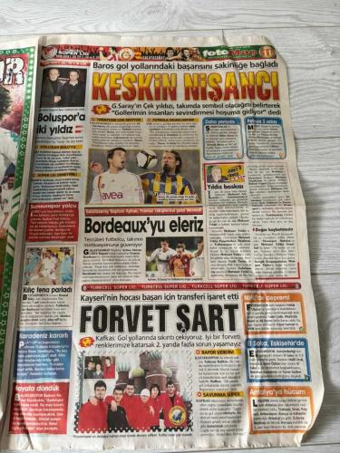 FOTOMAÇ SPOR GAZETESİ - TURKISH NEWSPAPER - DOĞUM GÜNÜ HEDİYESİ  - EKSİKSİZ TAM TAKIM GAZETE - 1 OCAK 2009 SAYI:11 - ILYAS TANER RECEP AYDOĞANLI NECIP ÇANKÇI FUAT KÖKTAŞ KEMAL BÜYÜKAKIN MILAN BAROS AYHAN AKMAN MEHMET YILDIZ MURAT OZYER ERMAN KUNTER KORAY MINCINOGLU ORHUN ENE TOLUNAY KAFKAS HALIL ÜNAL - SUPERBELL LIG BANK ASYA 1. LIG TFF 2. LIG 3. LIG O GOLCÜLER BOLU'YA KESKIN NISANCI BORDEAUX'YU ELERIZ FORVET SART - GALATASARAY FENERBAHÇE BEŞIKTAŞ TRABZONSPOR SAMSUNSPOR KAYSERISPOR ESKISEHIRSPOR KONYA ANKARASPOR SIVASSPOR - GALATASARAY 2-1 FENERBAHÇE