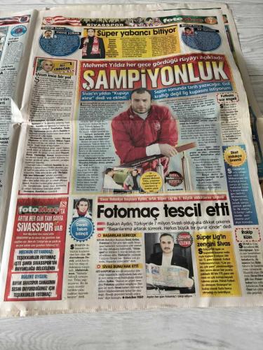 FOTOMAÇ SPOR GAZETESİ - TURKISH NEWSPAPER - DOĞUM GÜNÜ HEDİYESİ  - EKSİKSİZ TAM TAKIM GAZETE - 3 OCAK 2009 SAYI:39 - NOBRE MUSTAFA DENIZLI BOBO YILDIRIM DEMIRÖREN YILDIRAY BAŞTÜRK BORISLAV JOVANOVIC IBRAHIM TORAMAN DELGADO AYDIN FATIH DOGAN - SÖZLEŞMEMİ UZATALIM ARTIK BESIKTAS GÜNLÜĞÜ RESMEN GITTILER SATILIK SAMBACI YILDIRAY ATAGI TORAMAN MÜJDESI 2009'DA YENI SAYFA AÇACAĞIZ - BESIKTAS GAZIANTEP BÜYÜKŞEHIR BELEDIYESI GAZIANTEP SPOR GALATASARAY ESKISEHIRSPOR PENDIKSPOR KÜÇÜKKÖY CADBURY KENT ENGELLI YILDIZLAR - BESIKTAS 2-1 GALATASARAY