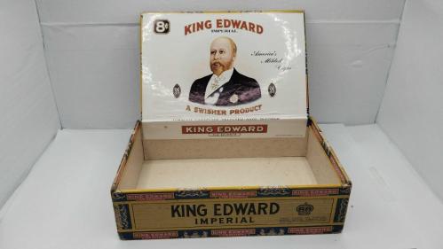 KUTU, 1964 SENESİNİN HARİKA KONDİSYONDA ''KİNG EDWARD'' PURO KUTUSU. O YILLARDA (1960 LI YILLAR) PRESTİJİN SİMGELERİNDENDİ 382